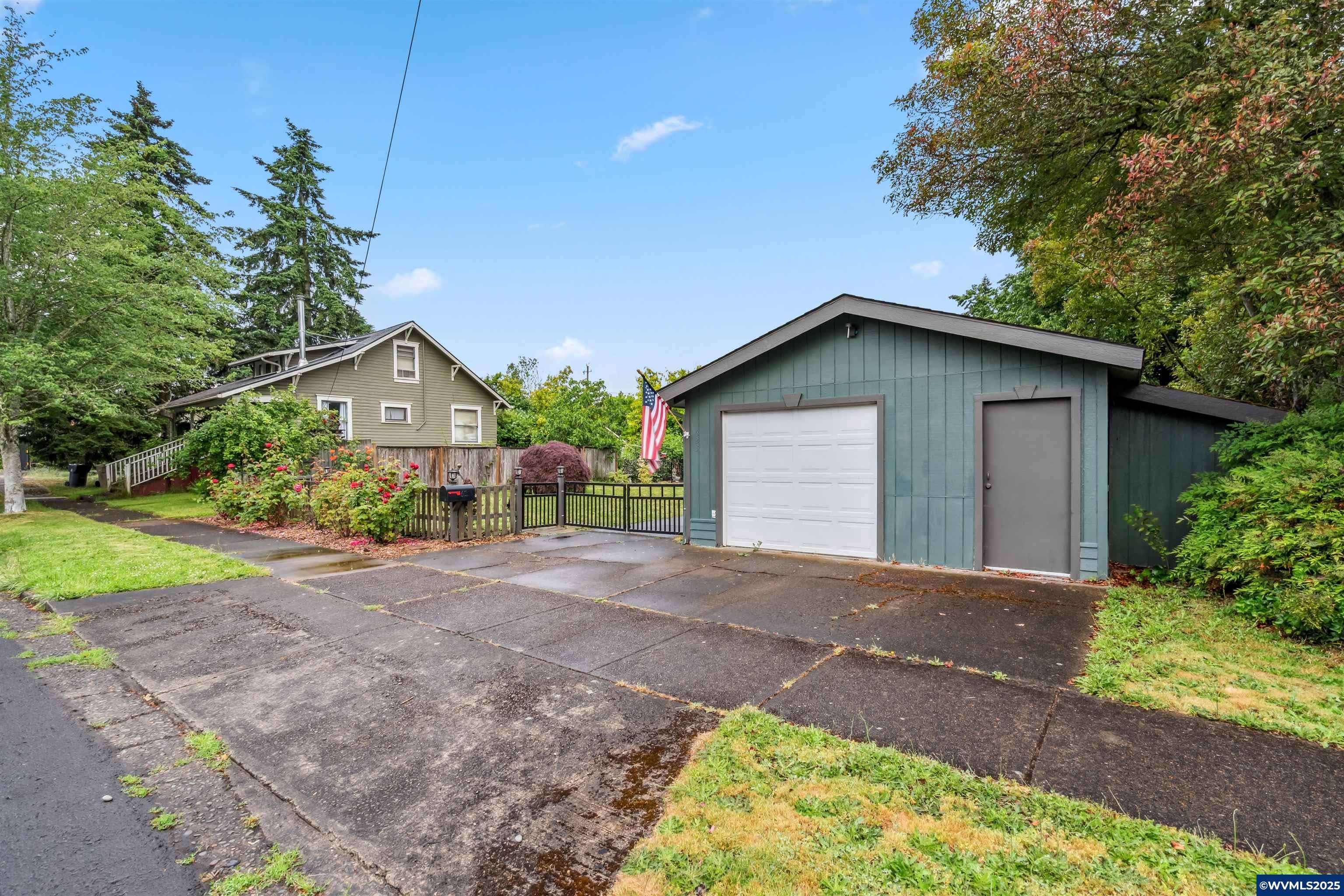 Albany, OR 97321,623 10th Av