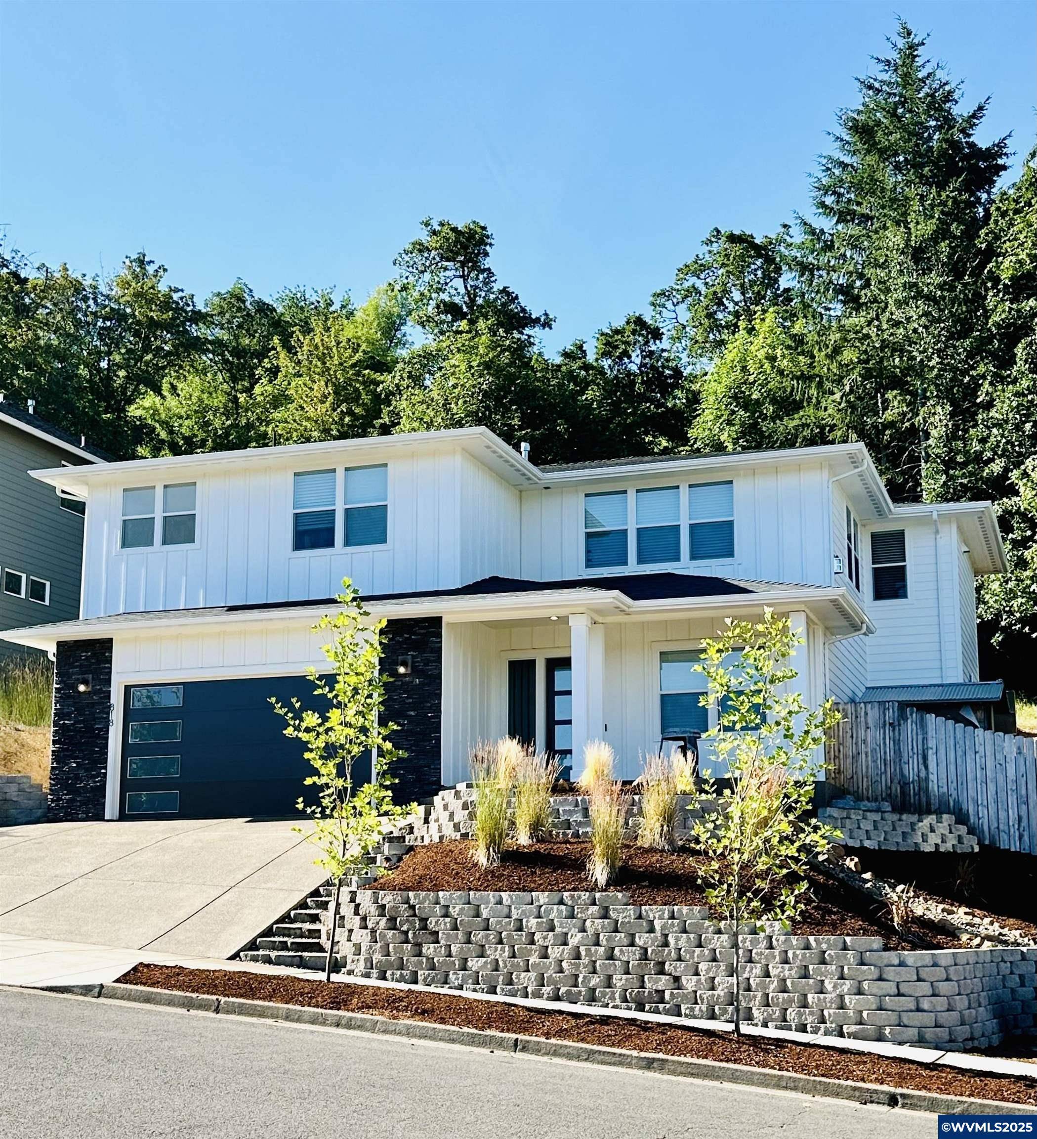 Silverton, OR 97381,818 Hawk Dr