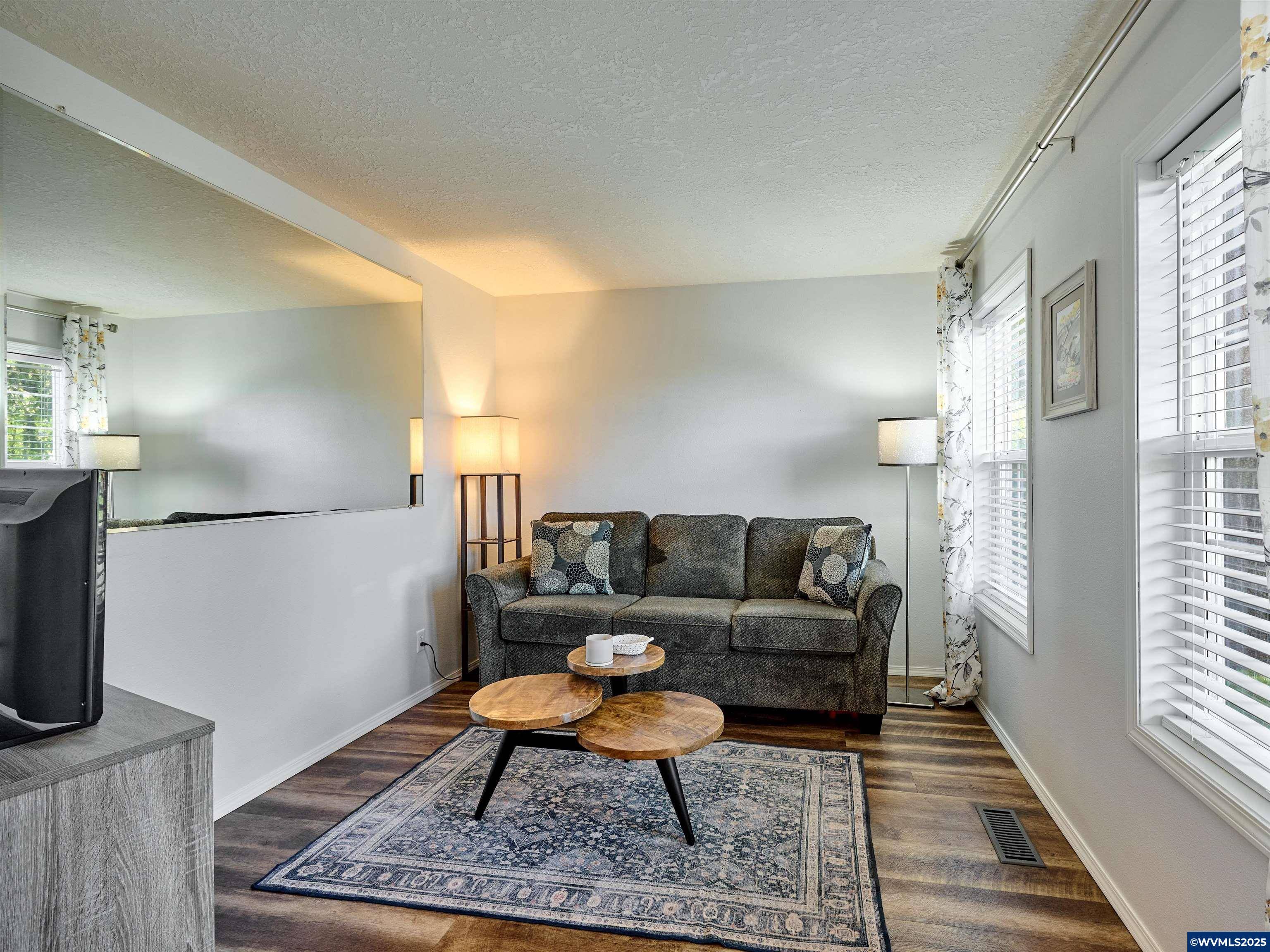 Woodburn, OR 97071,958 MEADOWVALE Ln
