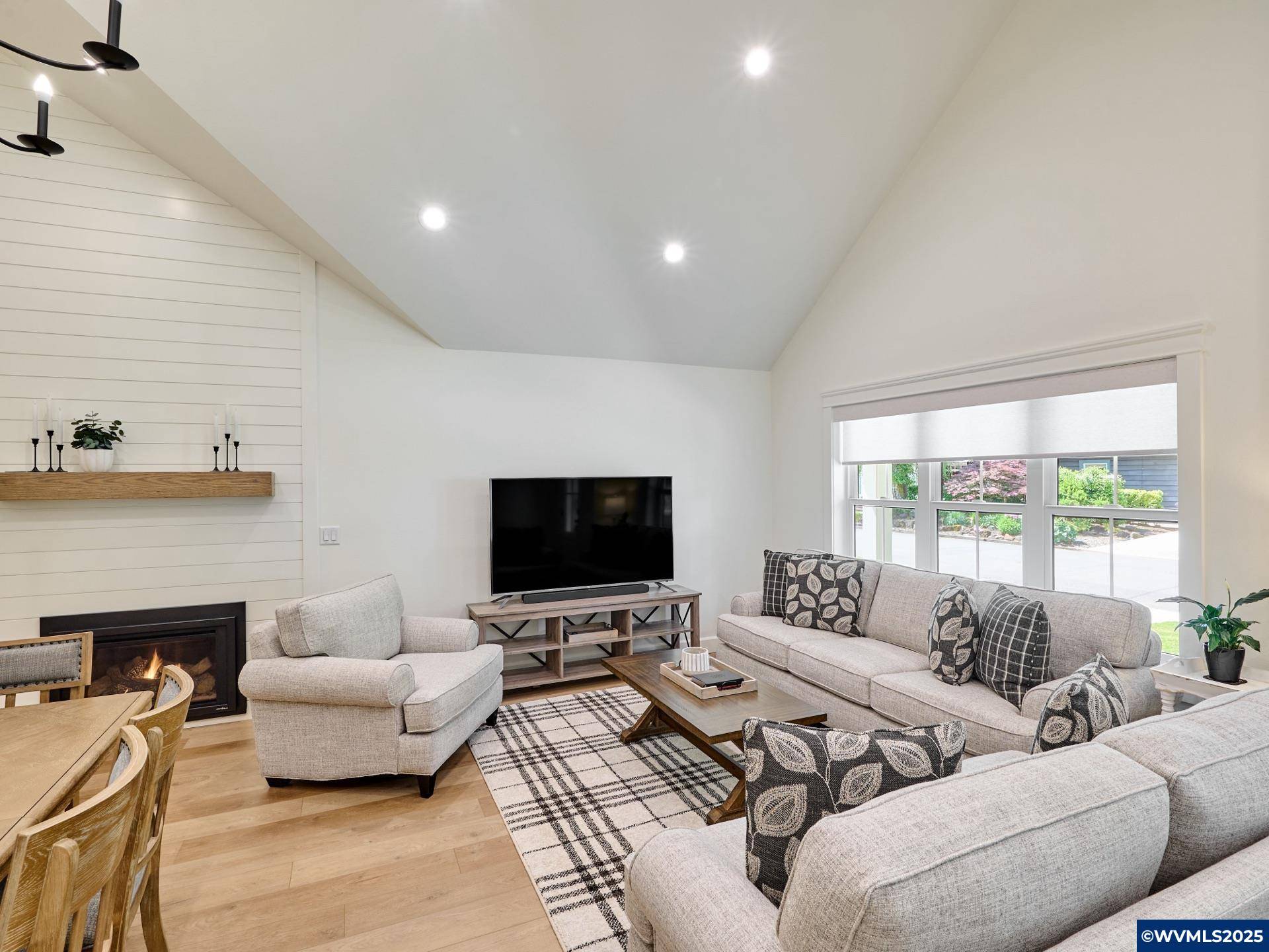 Silverton, OR 97381,201 Jerome Av