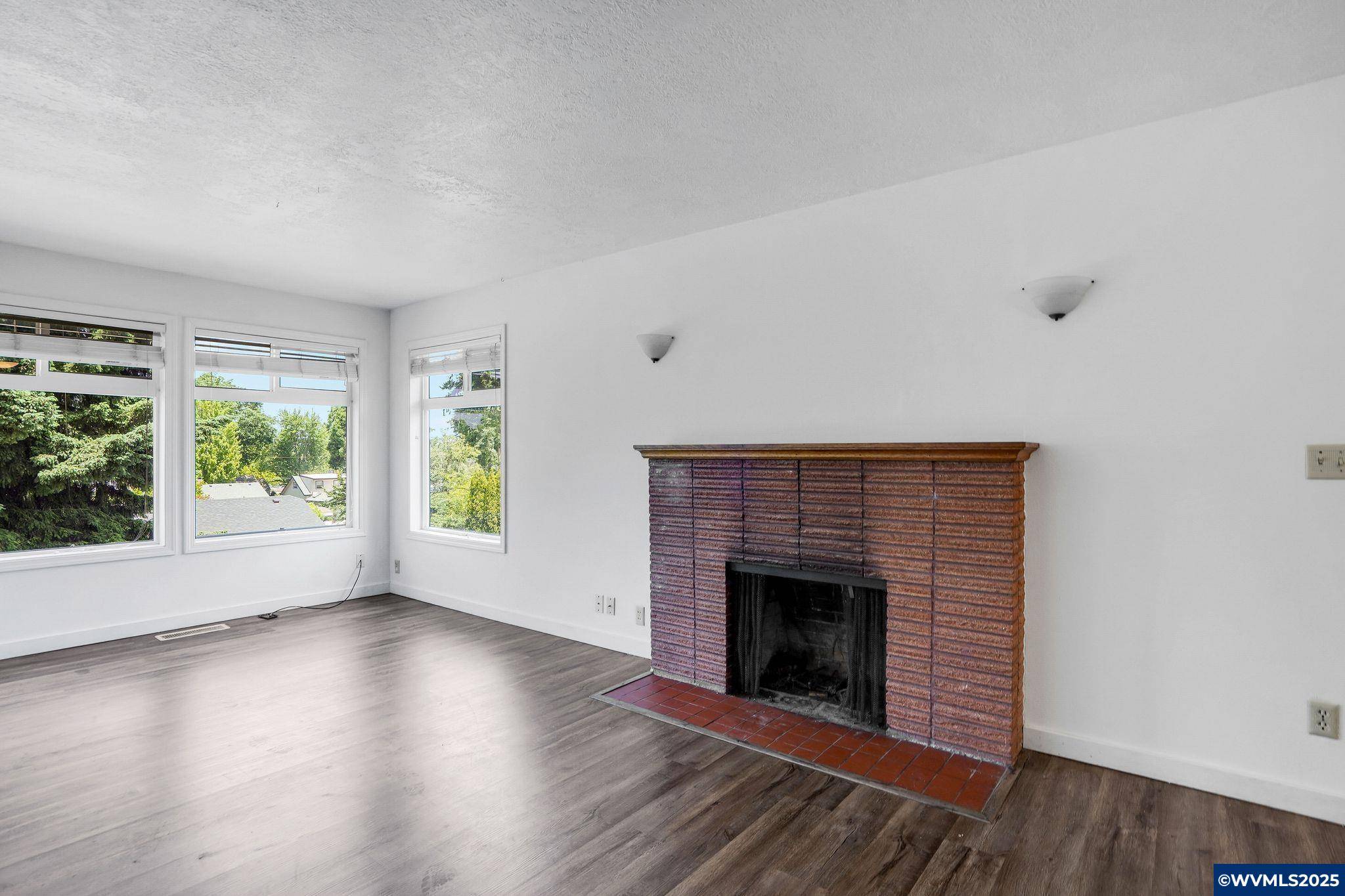 Salem, OR 97302,2210 Winter St SE SE