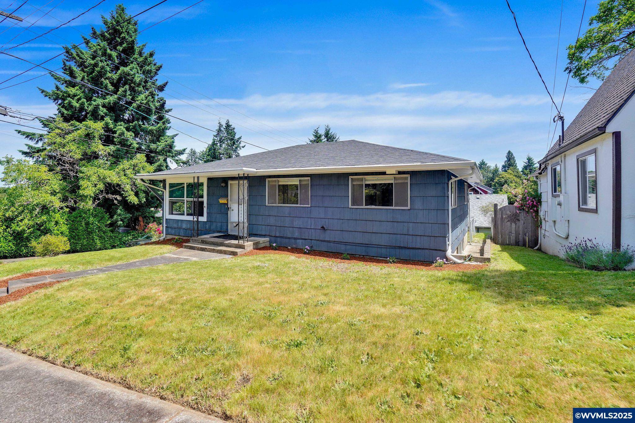 Salem, OR 97302,2210 Winter (-2220) St SE SE