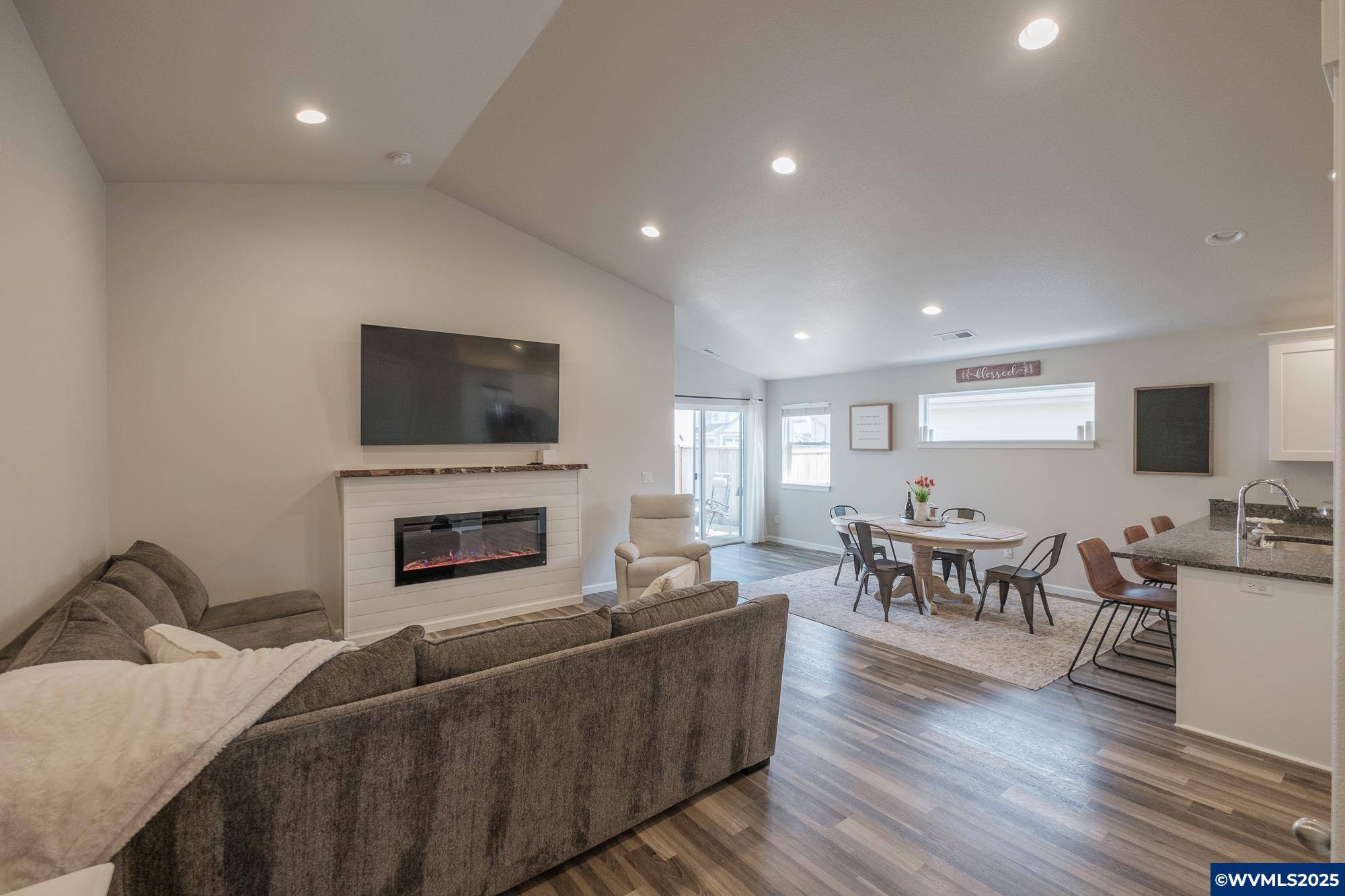 Dallas, OR 97338,414 Ray St