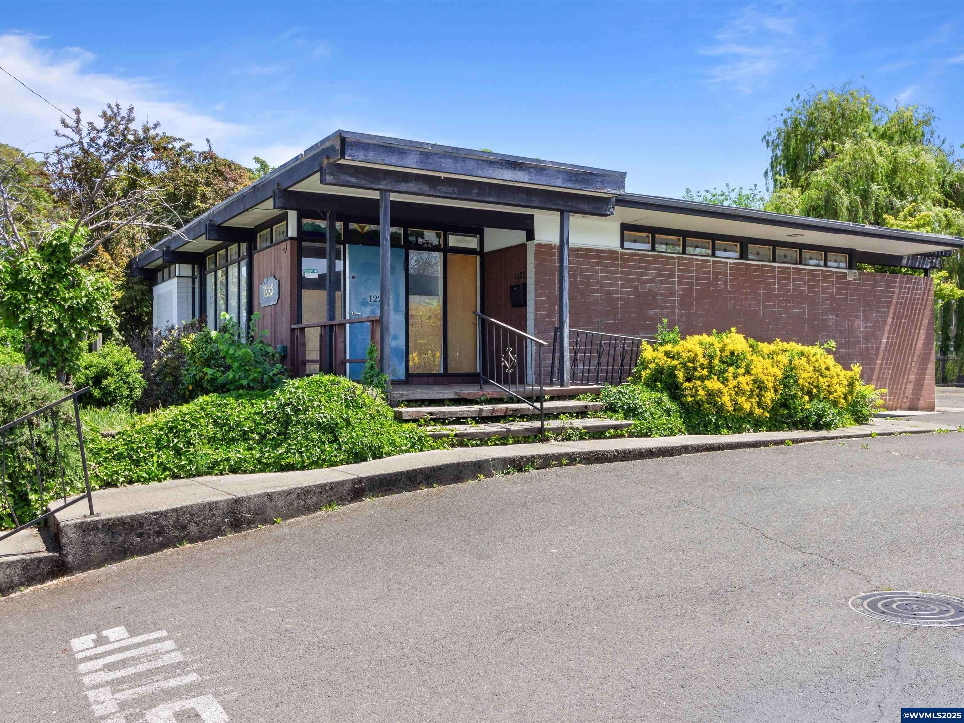 Medford, OR 97501,1223 Main St