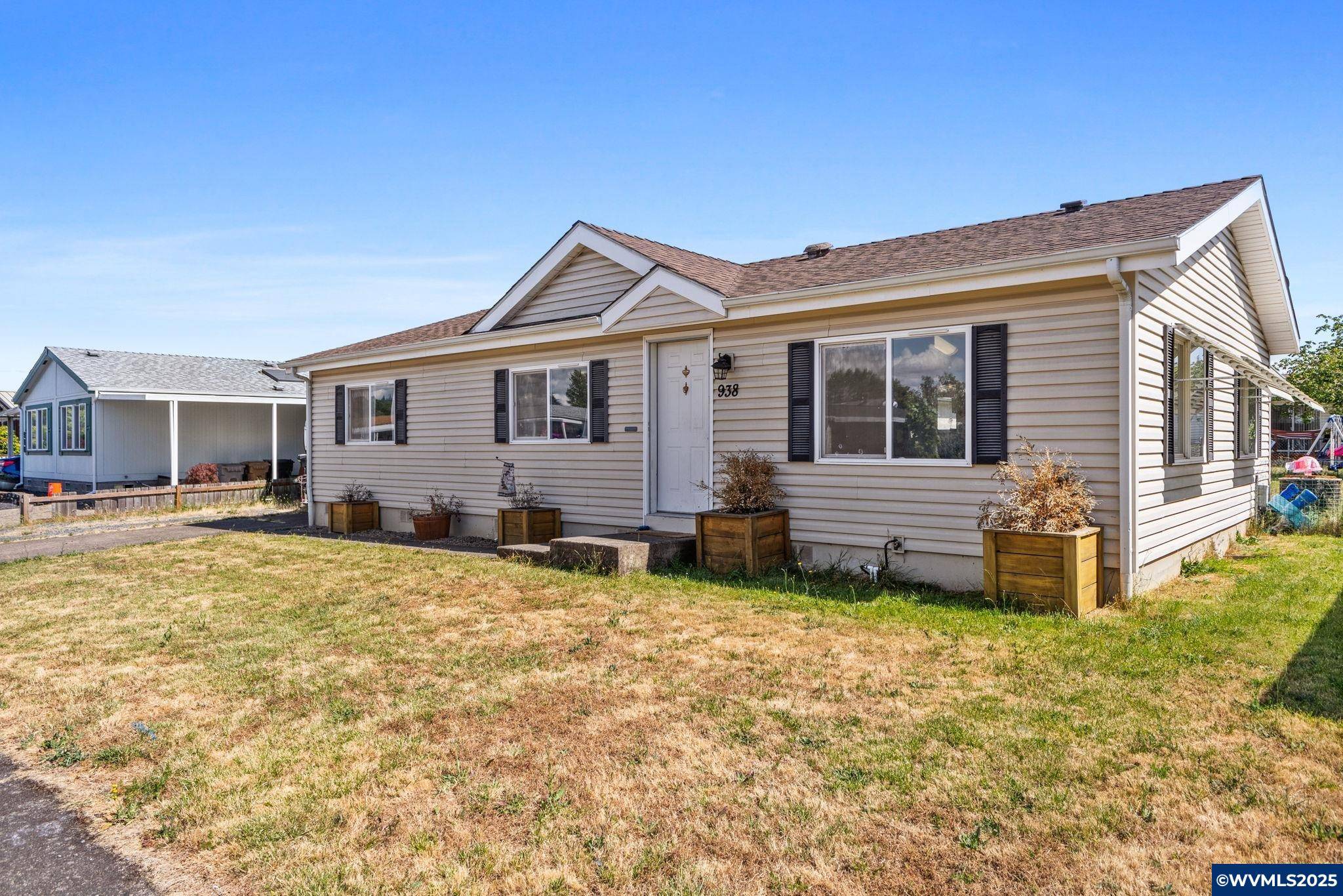 Lebanon, OR 97355,938 MAZAMA St