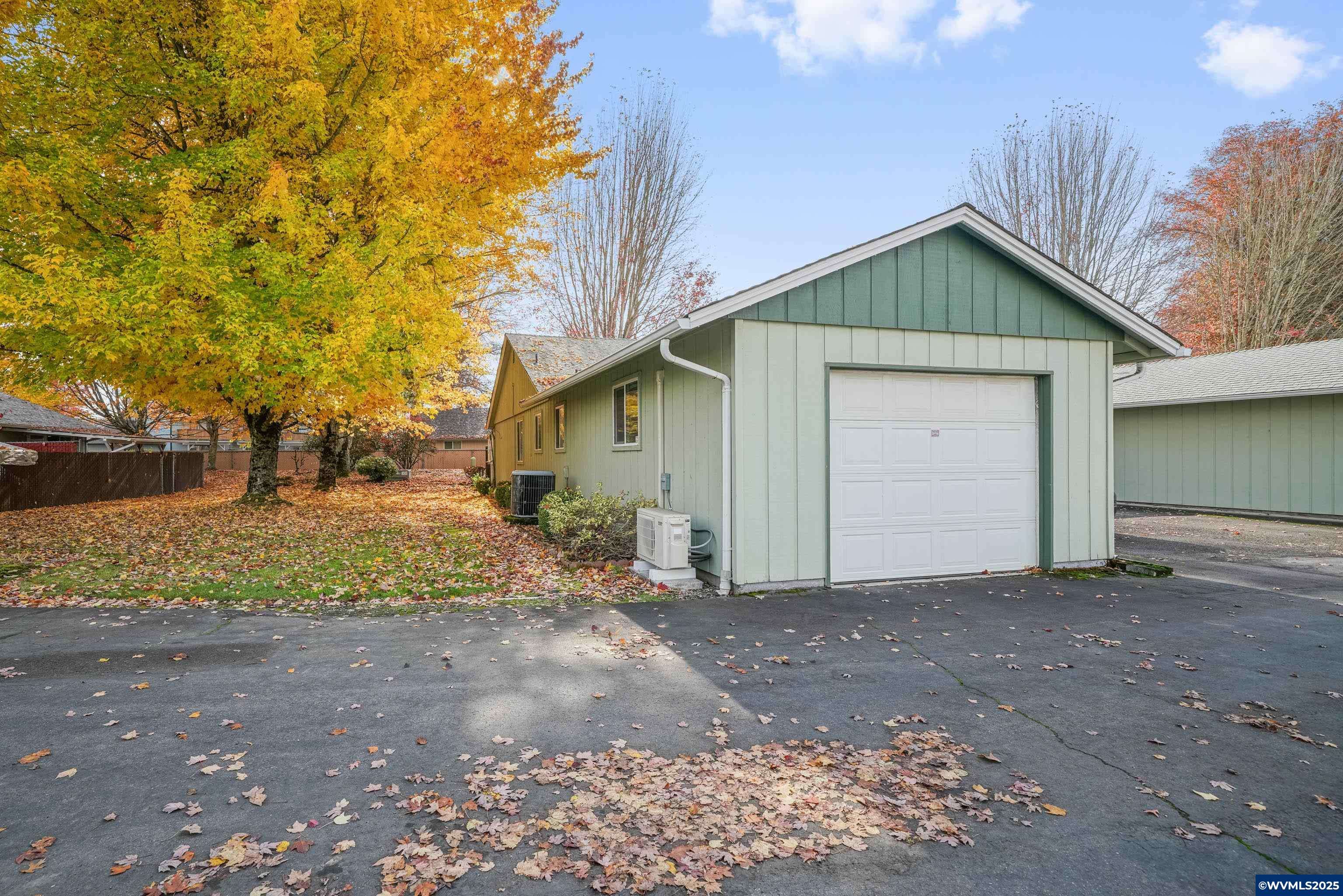 Albany, OR 97322,3113 Jackson St SE SE