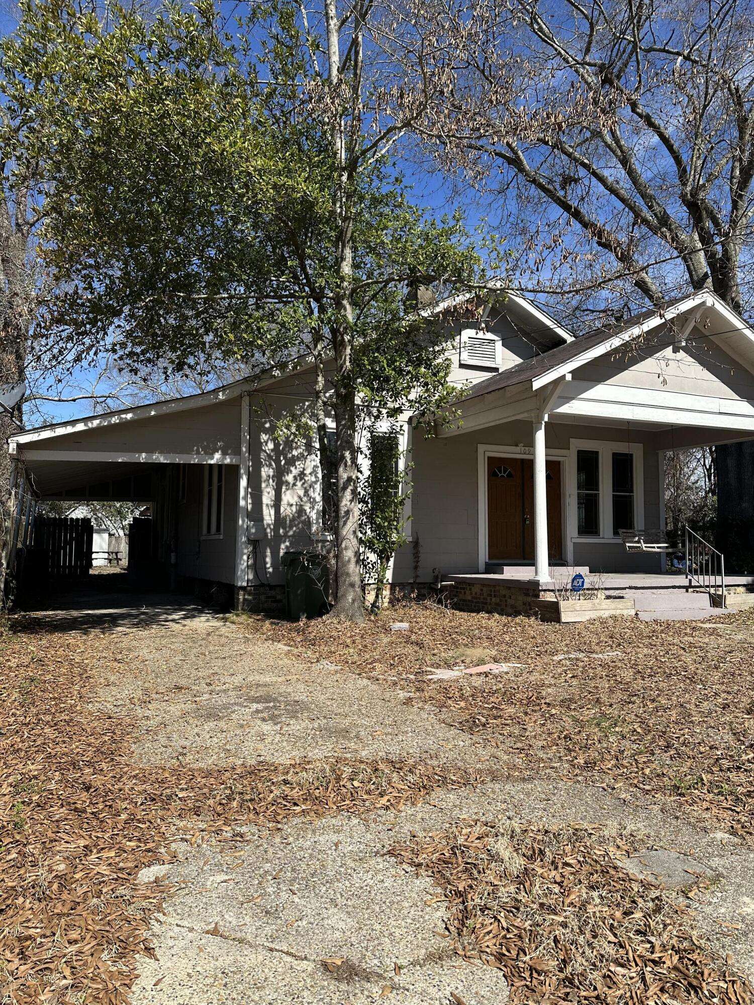 Hattiesburg, MS 39401,109 Dearborne St.