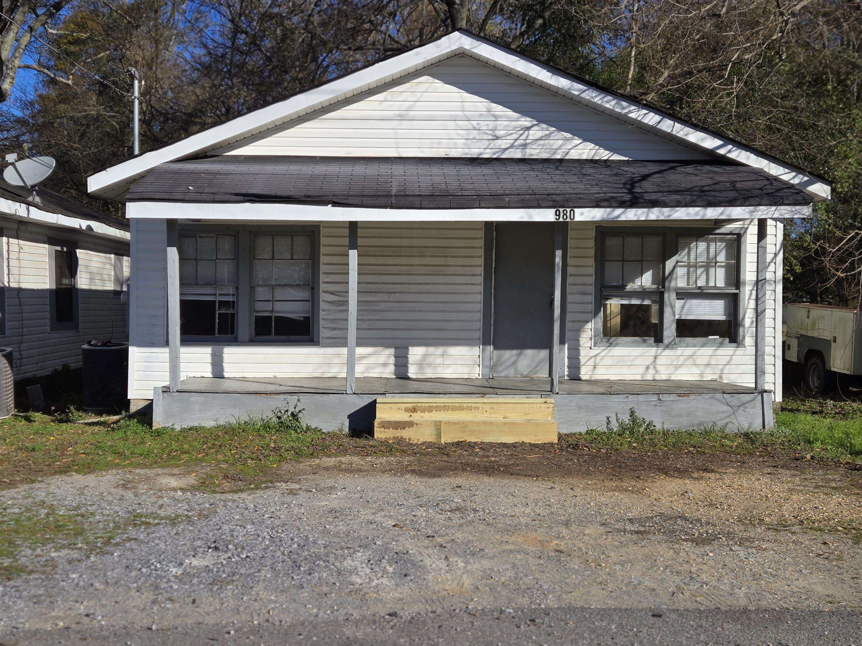 Hattiesburg, MS 39401,980 Deason Ave.
