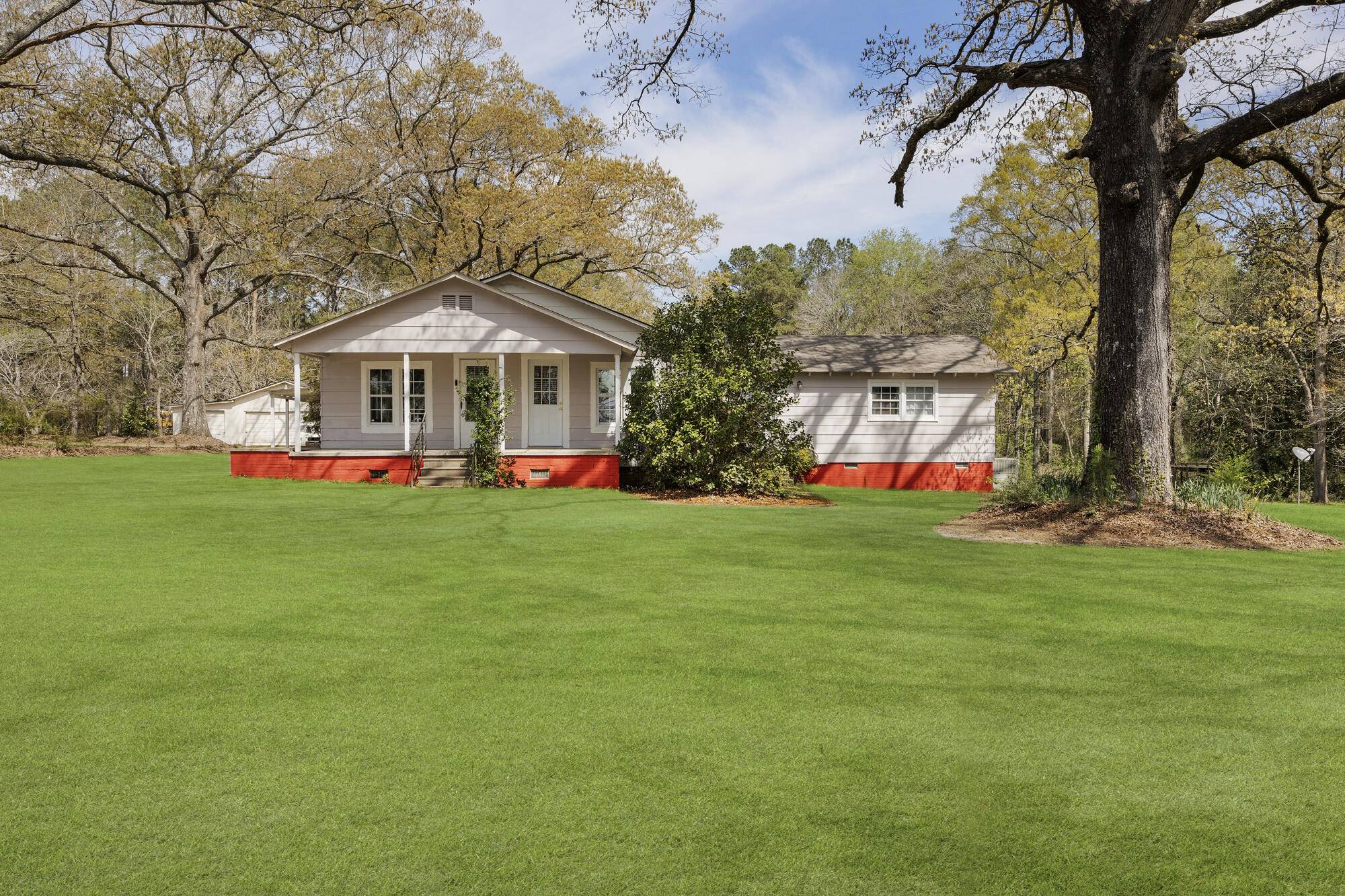 Prentiss, MS 39474,10 Airport Rd.