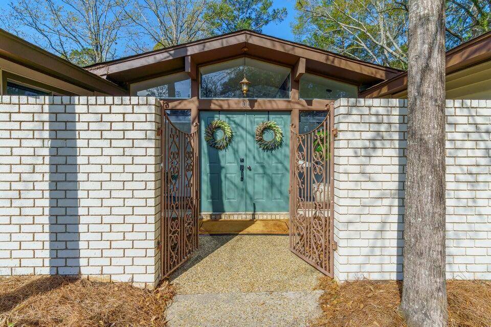 Hattiesburg, MS 39402,100 Pinewood Dr.