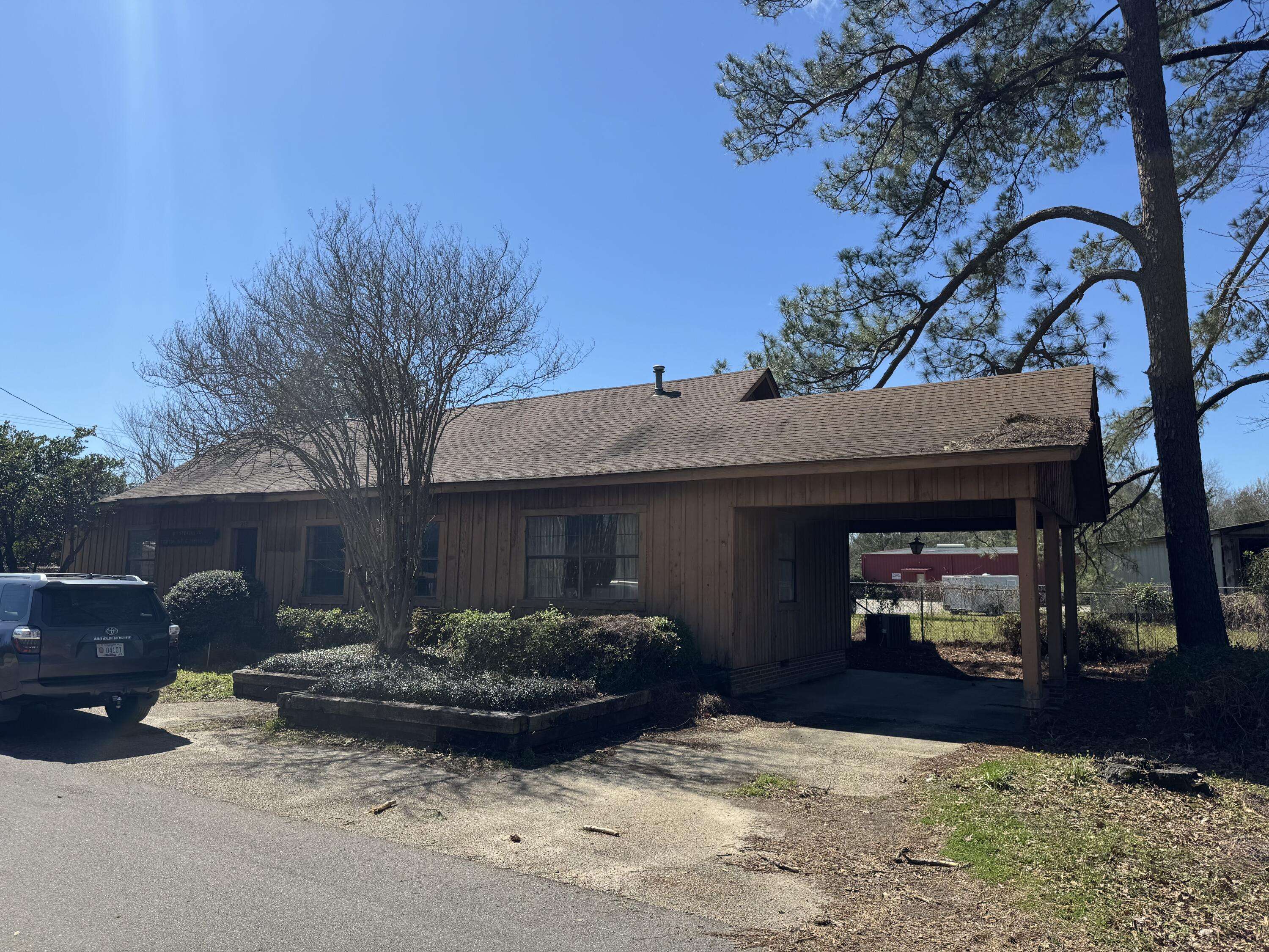 Petal, MS 39465,212 McInnis St.