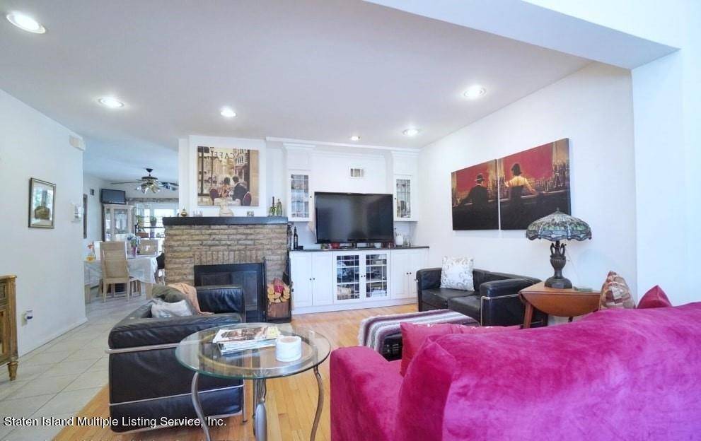 Staten Island, NY 10307,362 Brehaut AVE