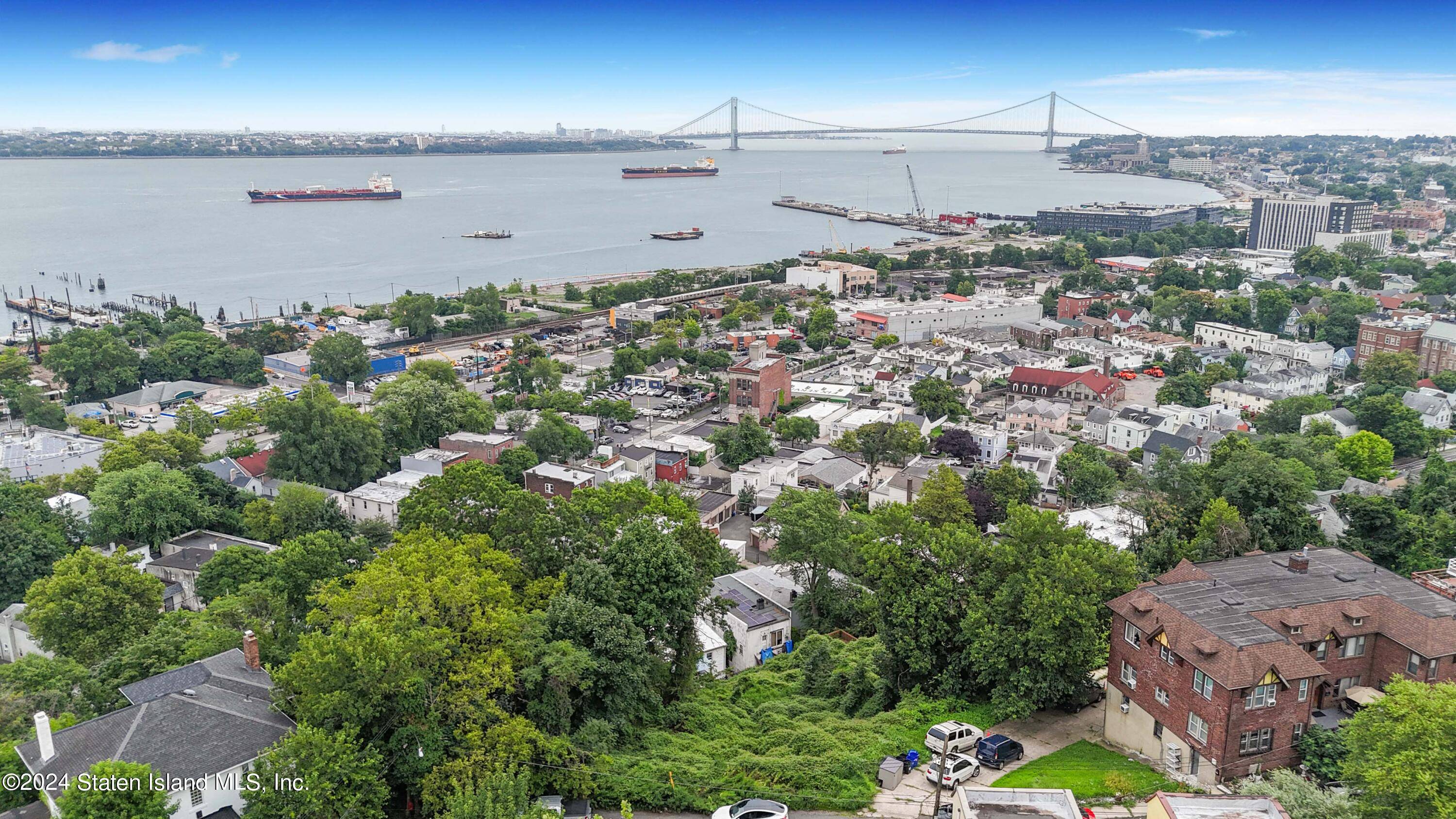 Staten Island, NY 10301,47,49 Tompkins CIR