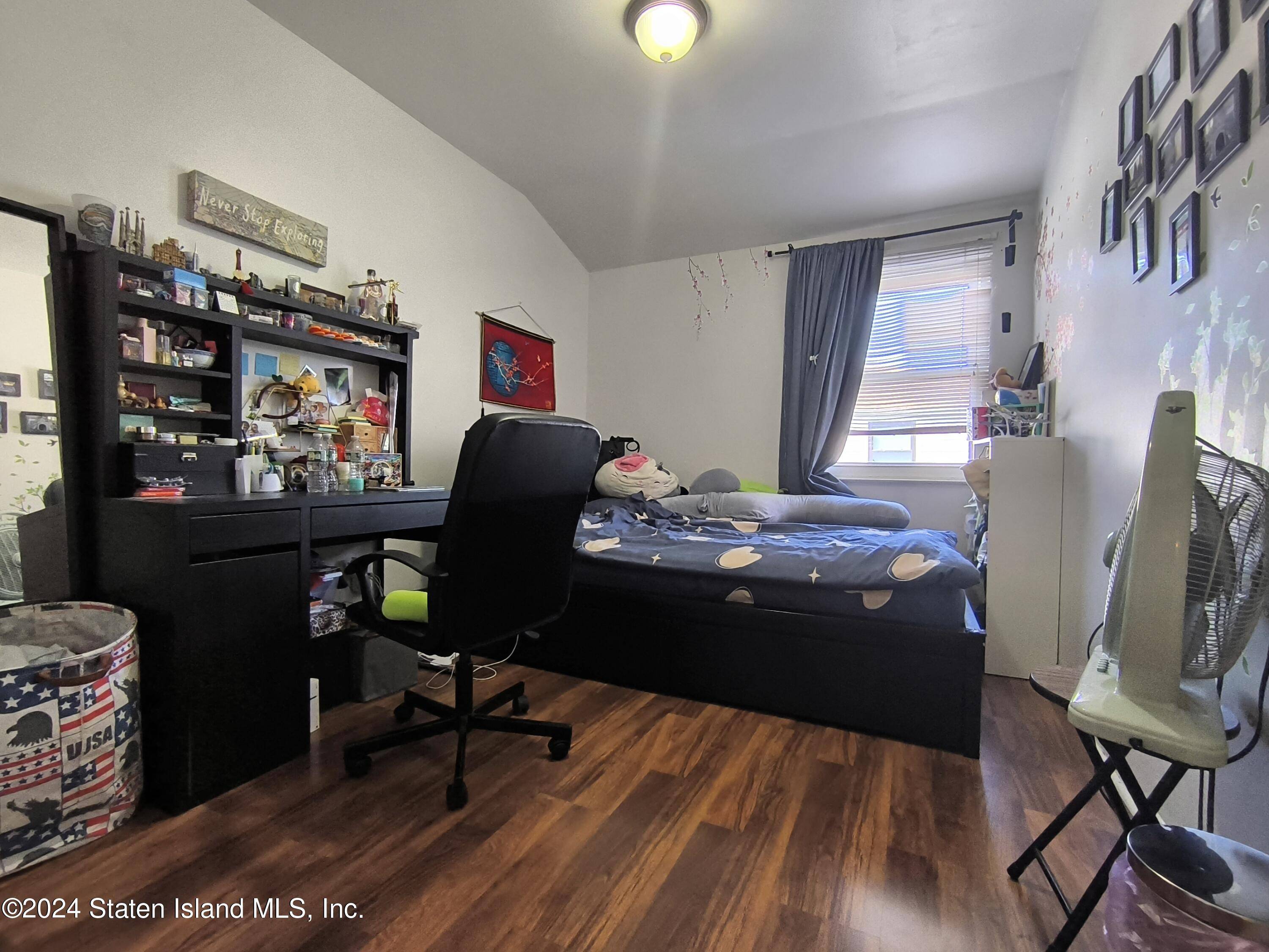 Staten Island, NY 10314,491-1 Willow DR E