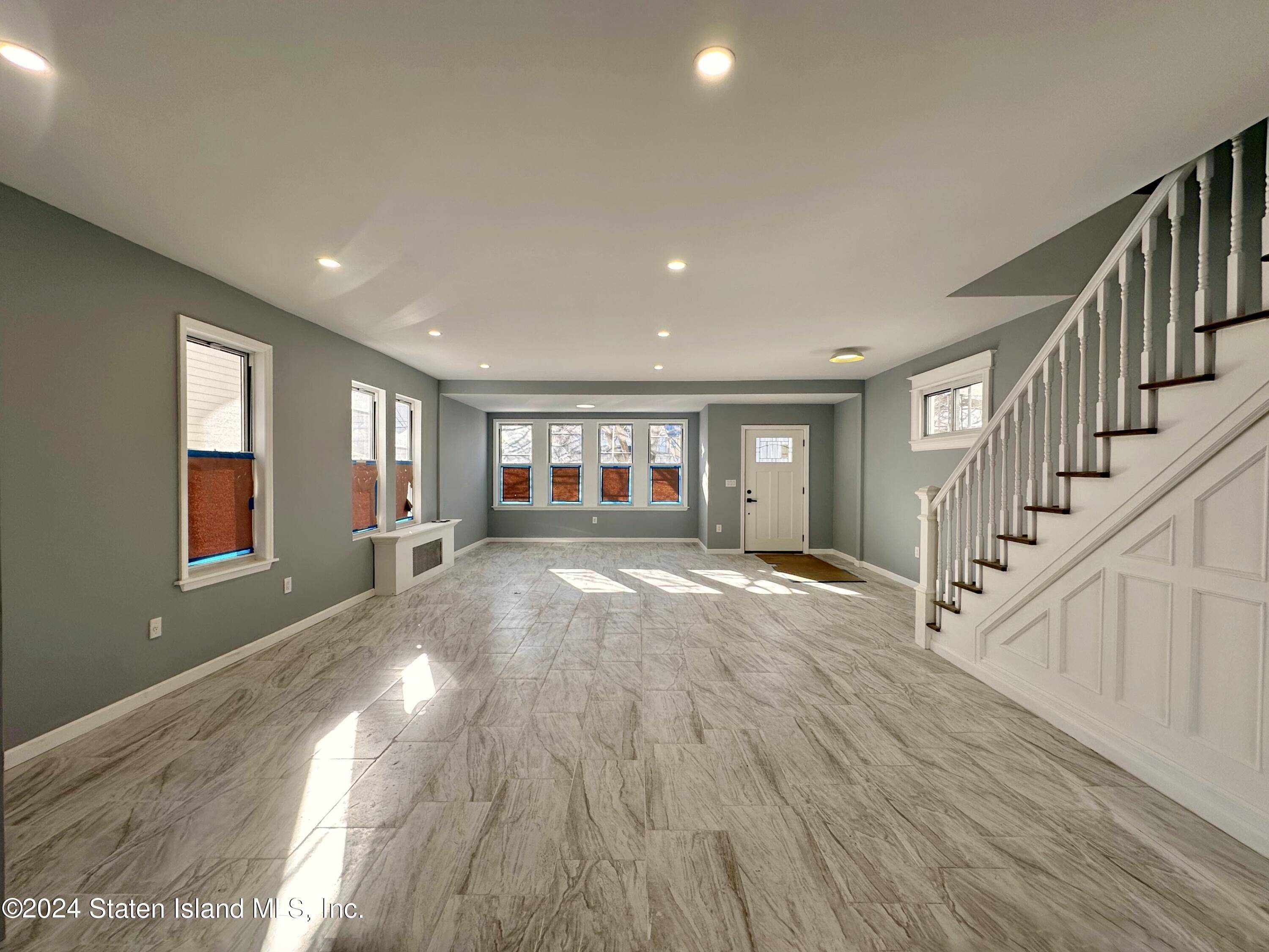 Staten Island, NY 10304,27 Metcalfe ST
