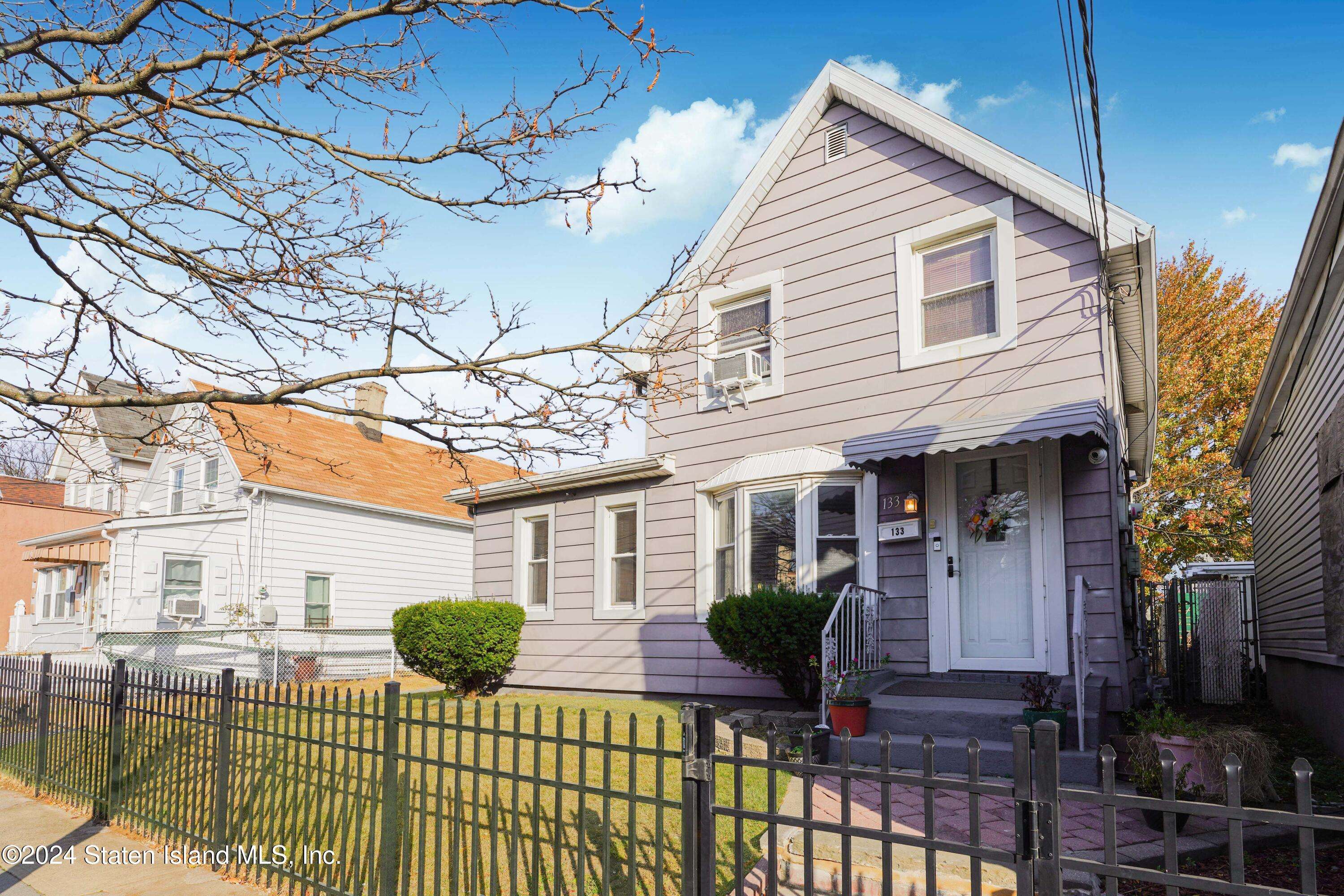 Staten Island, NY 10303,133 Van Pelt AVE