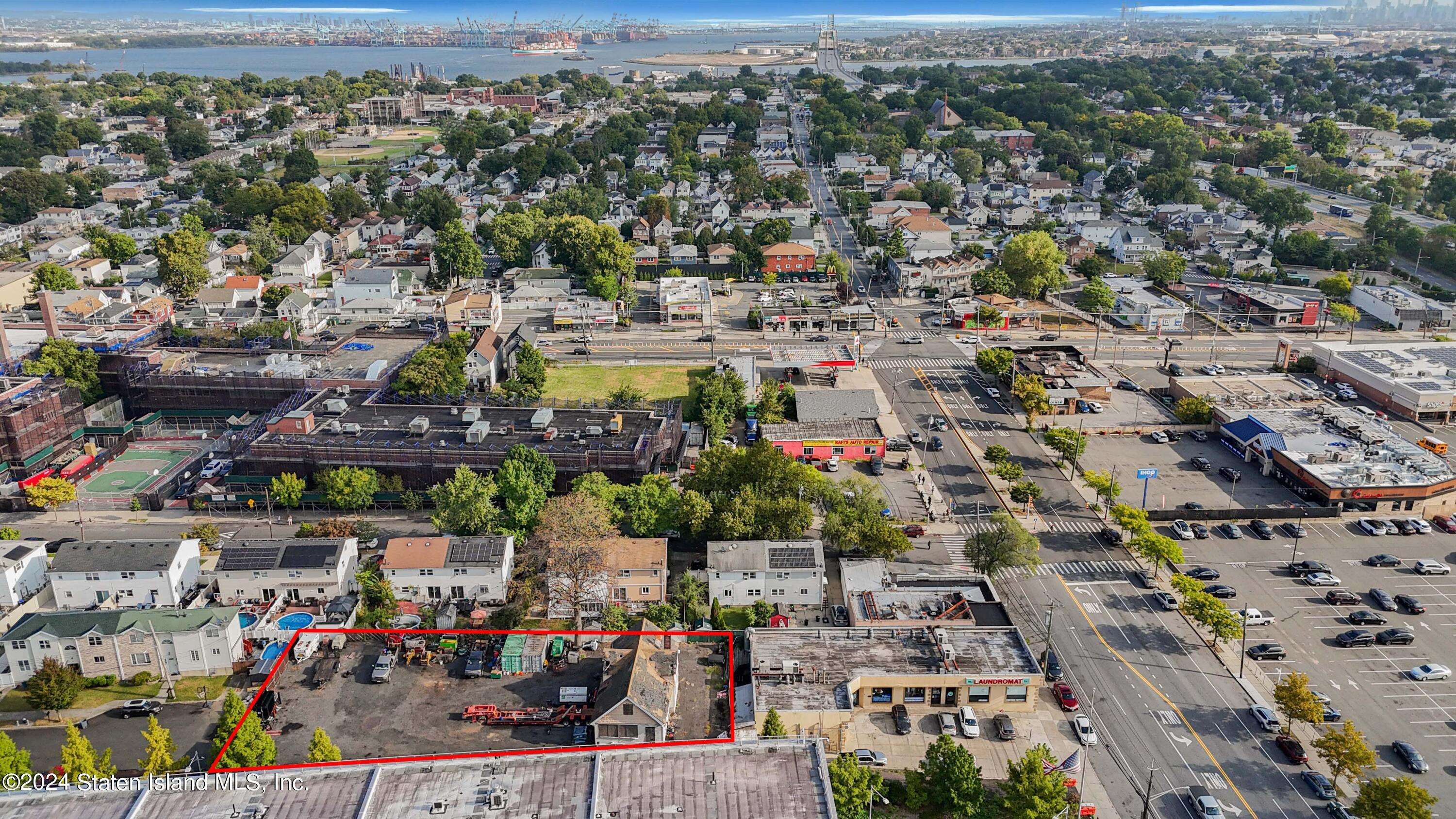 Staten Island, NY 10314,964 Richmond AVE