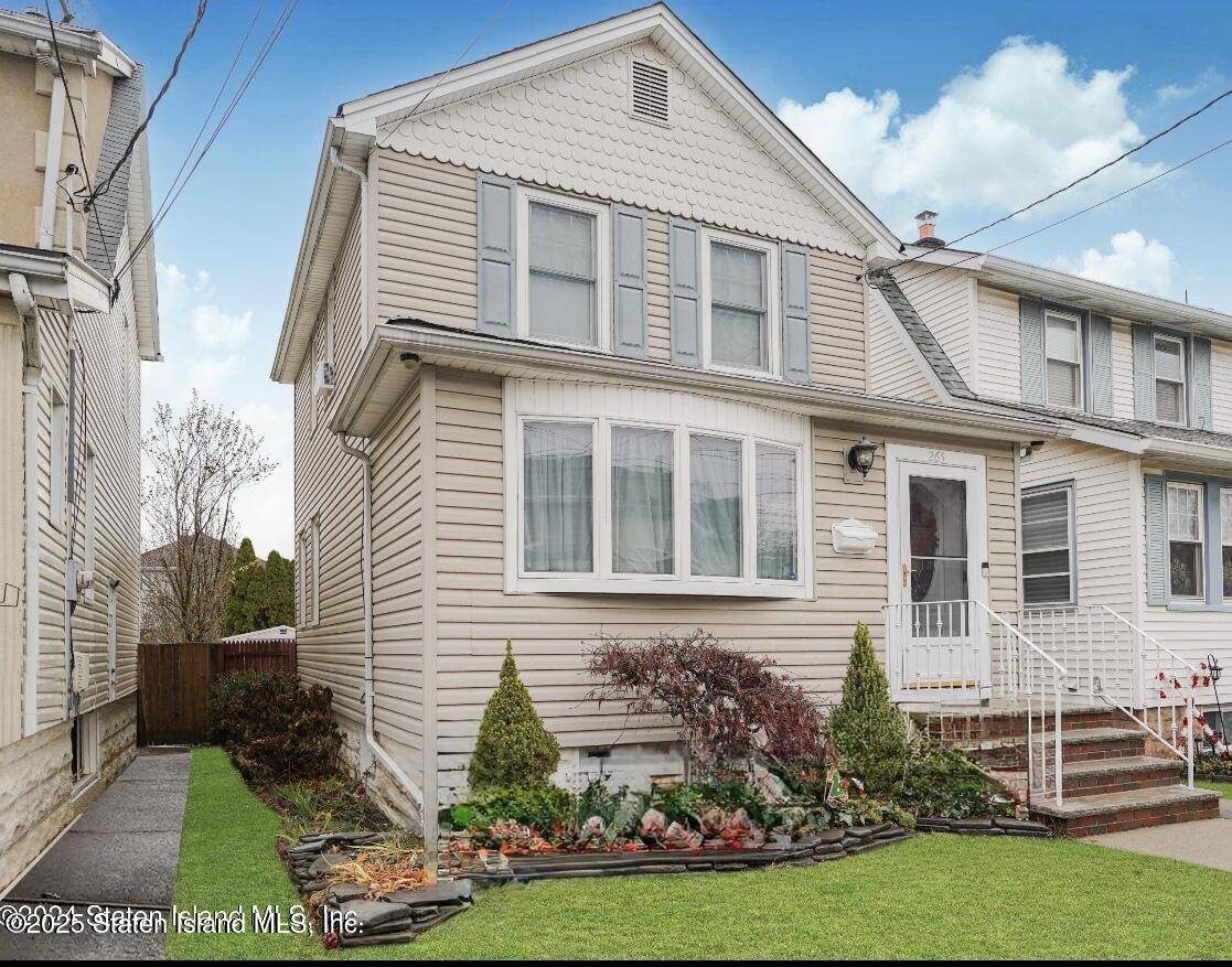 Staten Island, NY 10314,265 Waters AVE