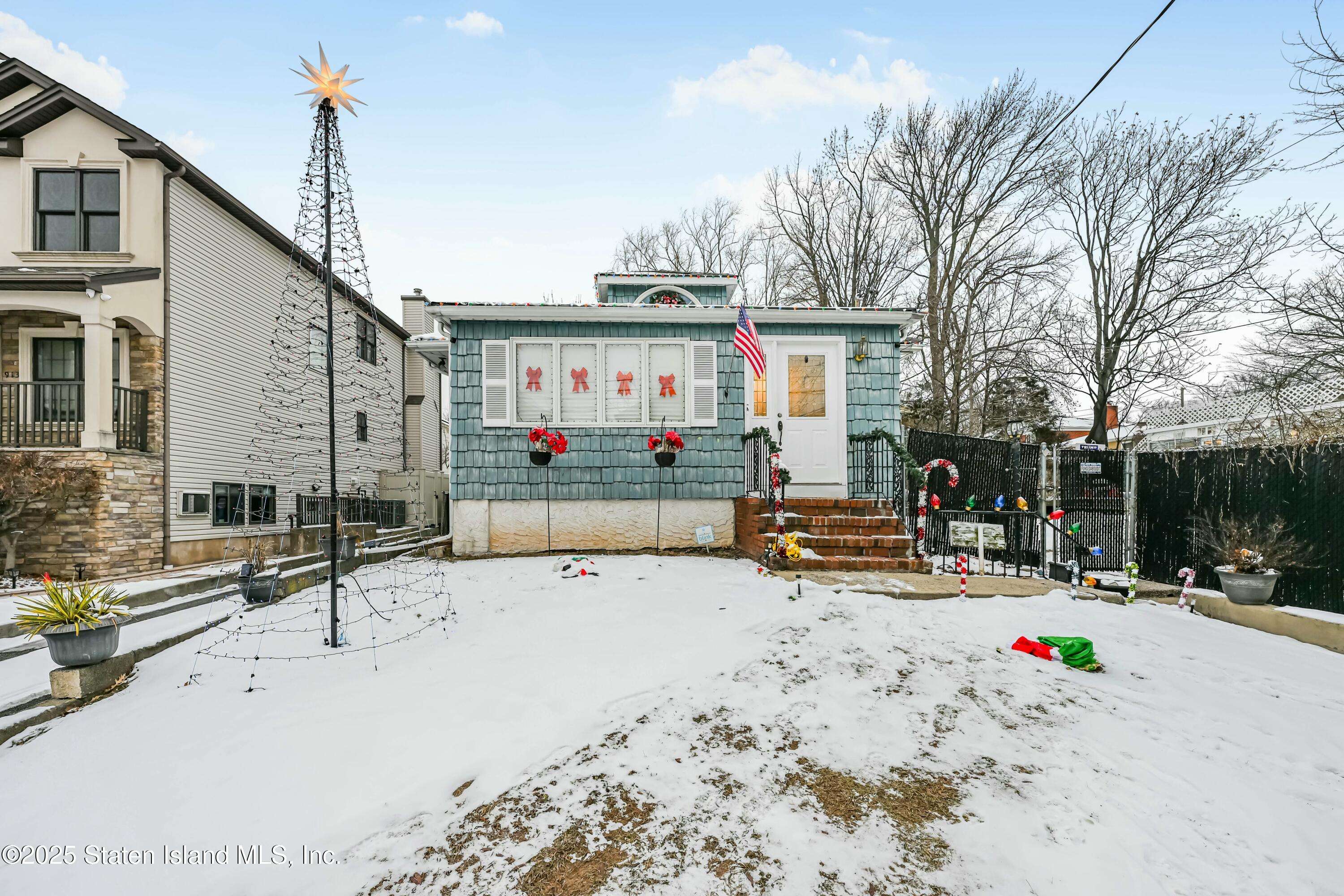 Staten Island, NY 10309,909 Rathbun AVE
