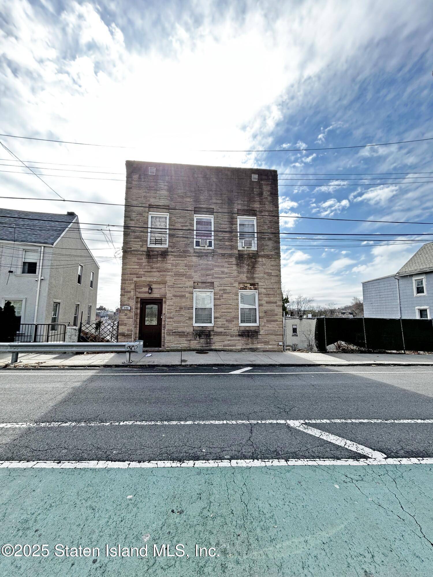 Staten Island, NY 10304,493 Van Duzer ST