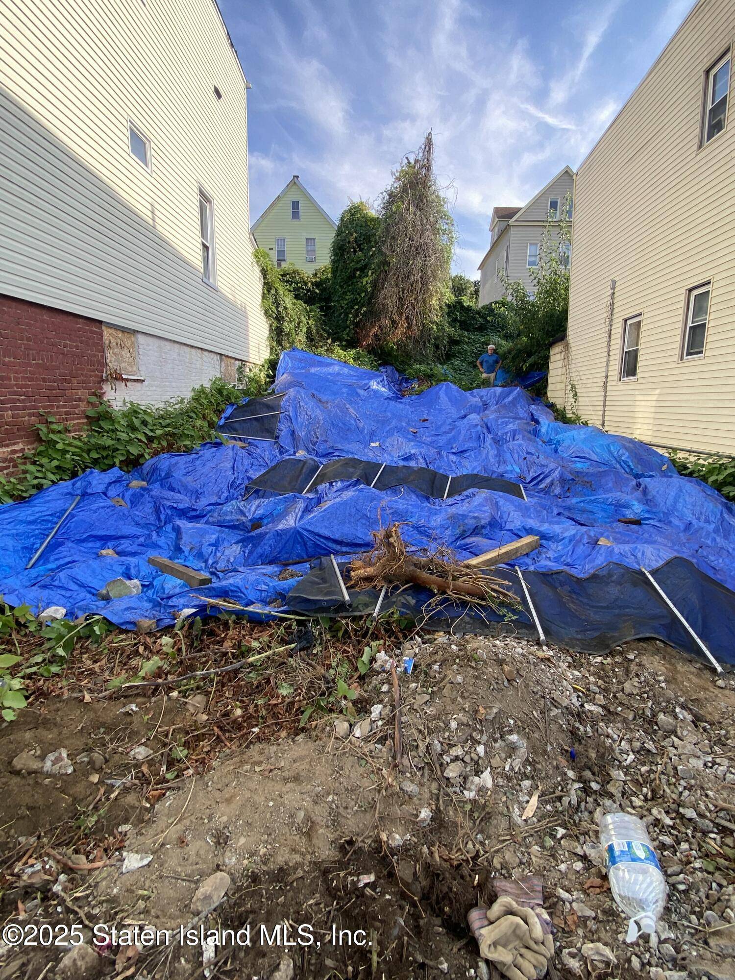 Staten Island, NY 10301,210 Benziger AVE