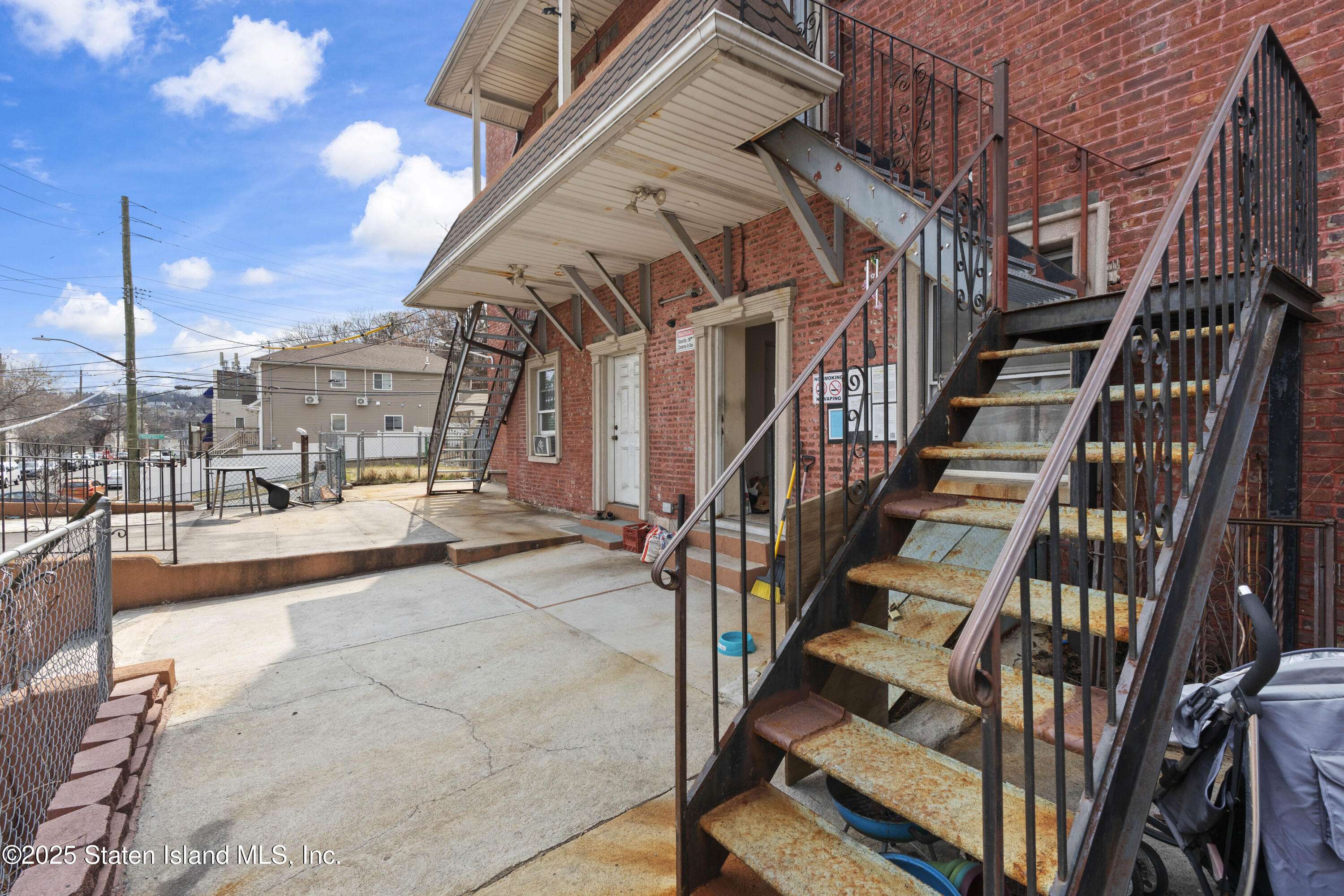 Staten Island, NY 10301,238 York AVE
