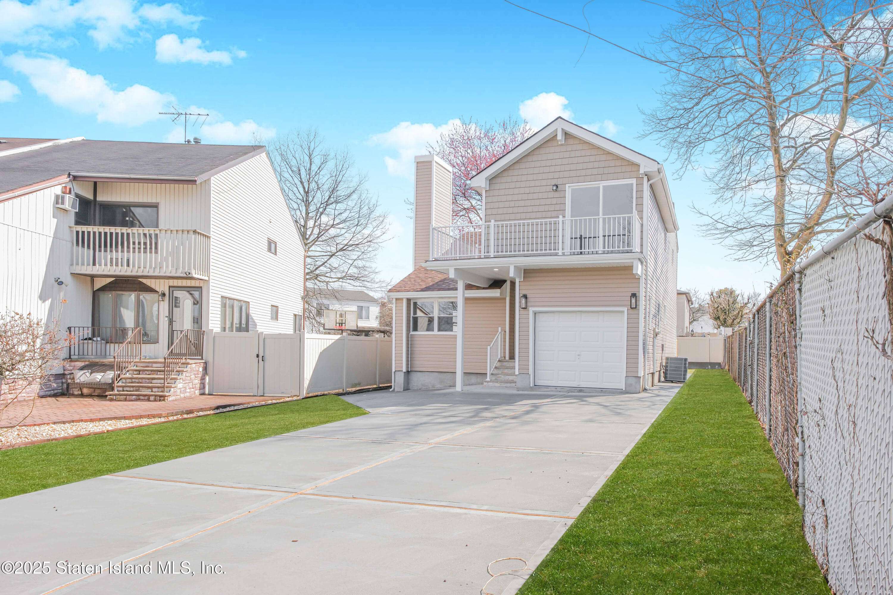 Staten Island, NY 10312,135 Mc Arthur AVE