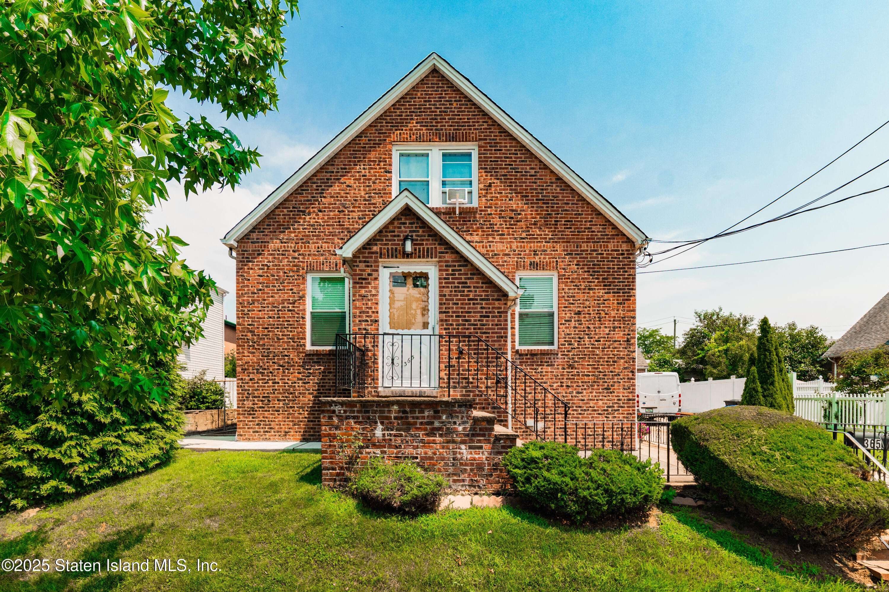 Staten Island, NY 10305,365 Liberty AVE