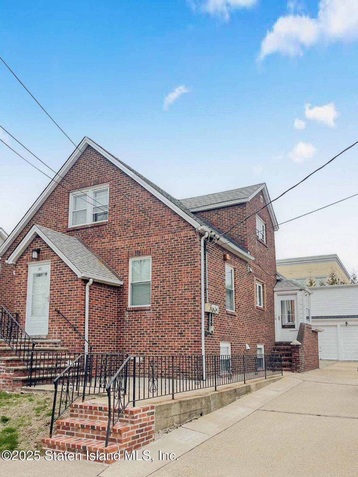 Staten Island, NY 10305,365 Liberty AVE