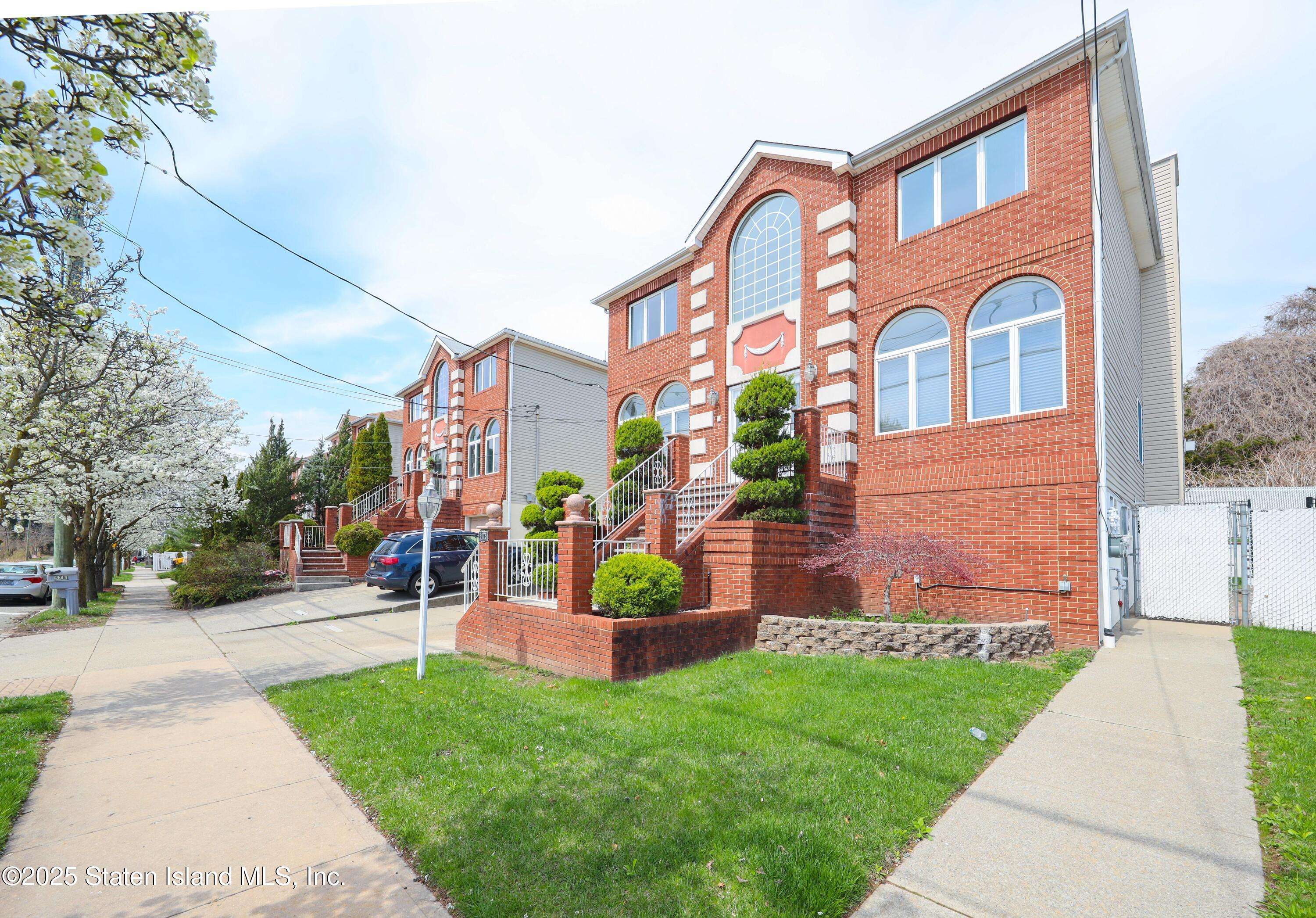 Staten Island, NY 10309,5775 Hylan BLVD