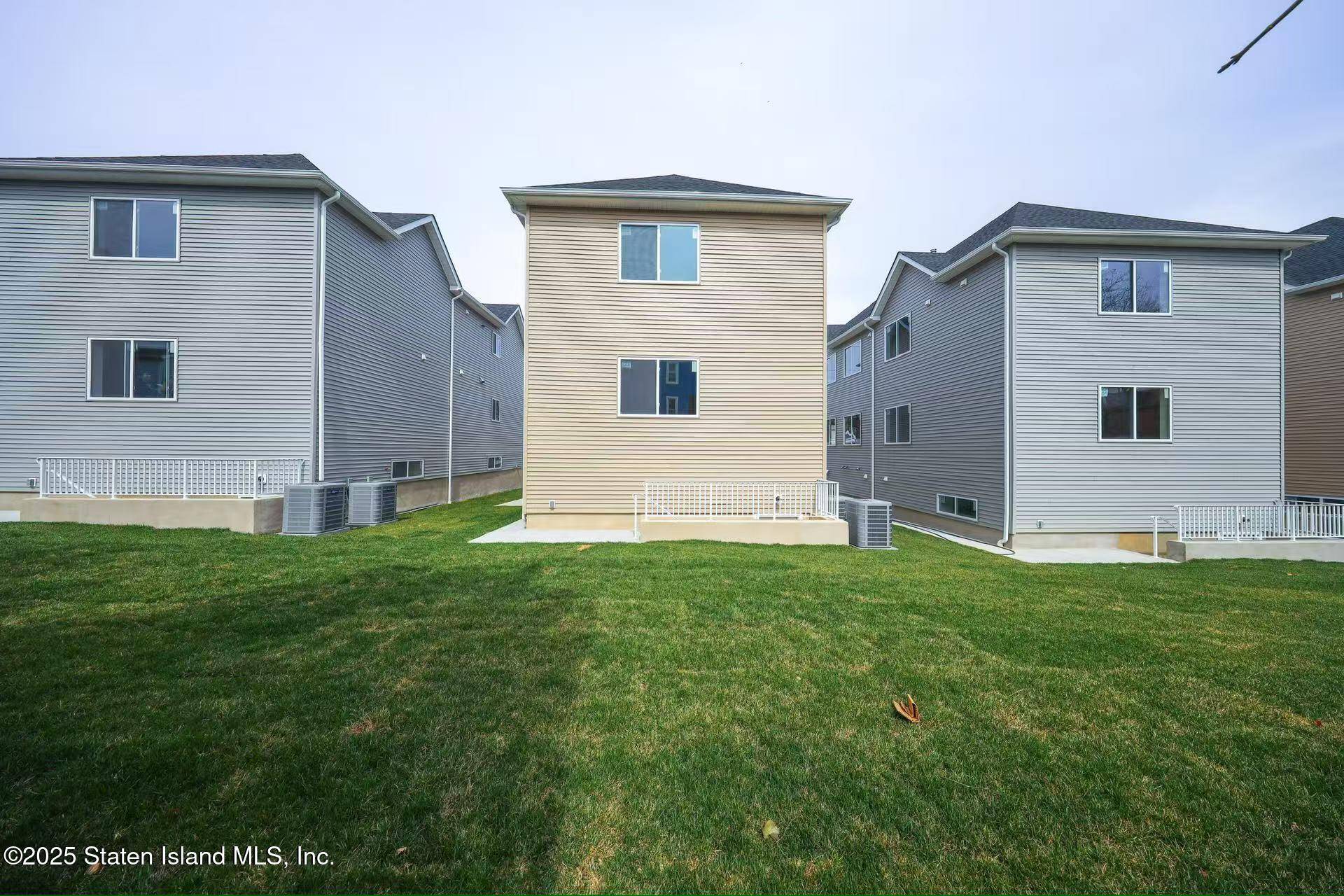 Staten Island, NY 10304,144 Beach ST