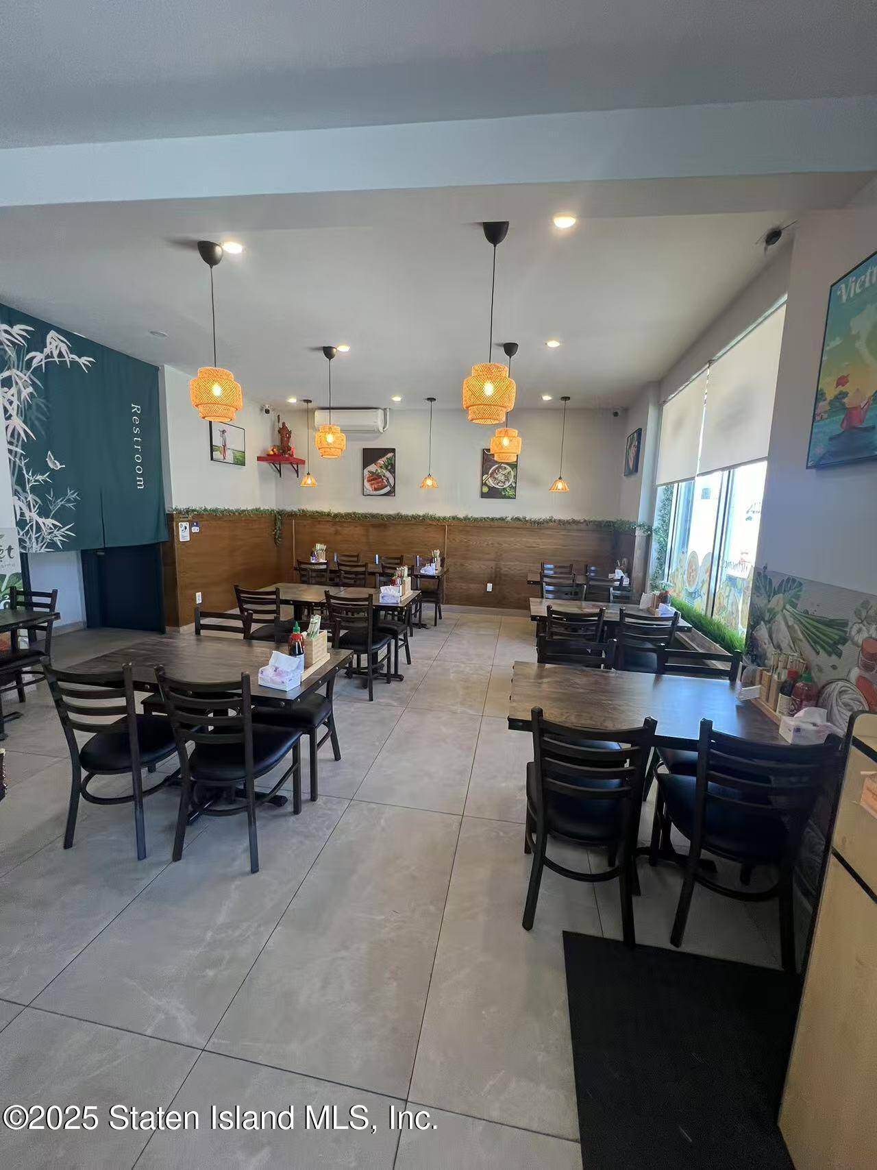 Staten Island, NY 10305,930 Hylan BLVD