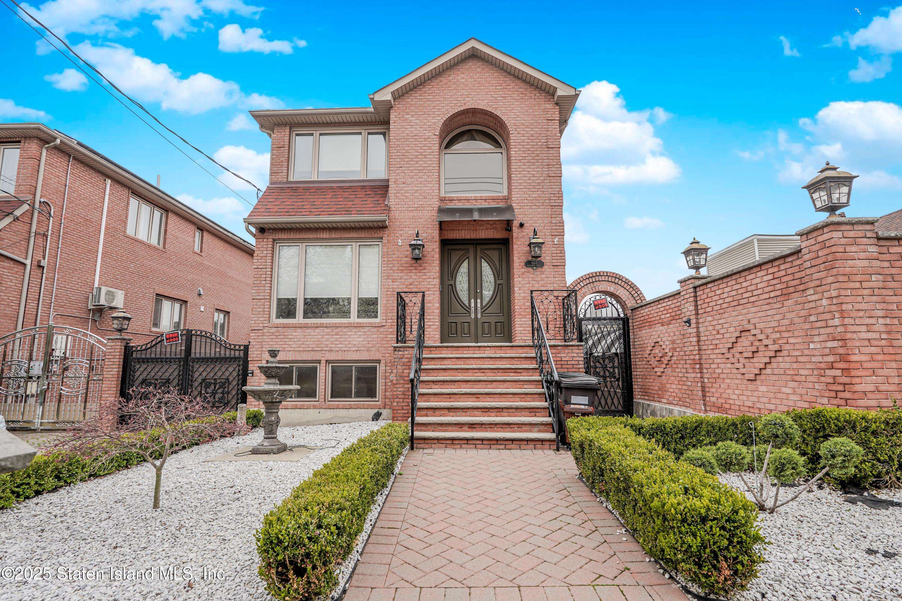 Staten Island, NY 10307,660 Rockaway ST
