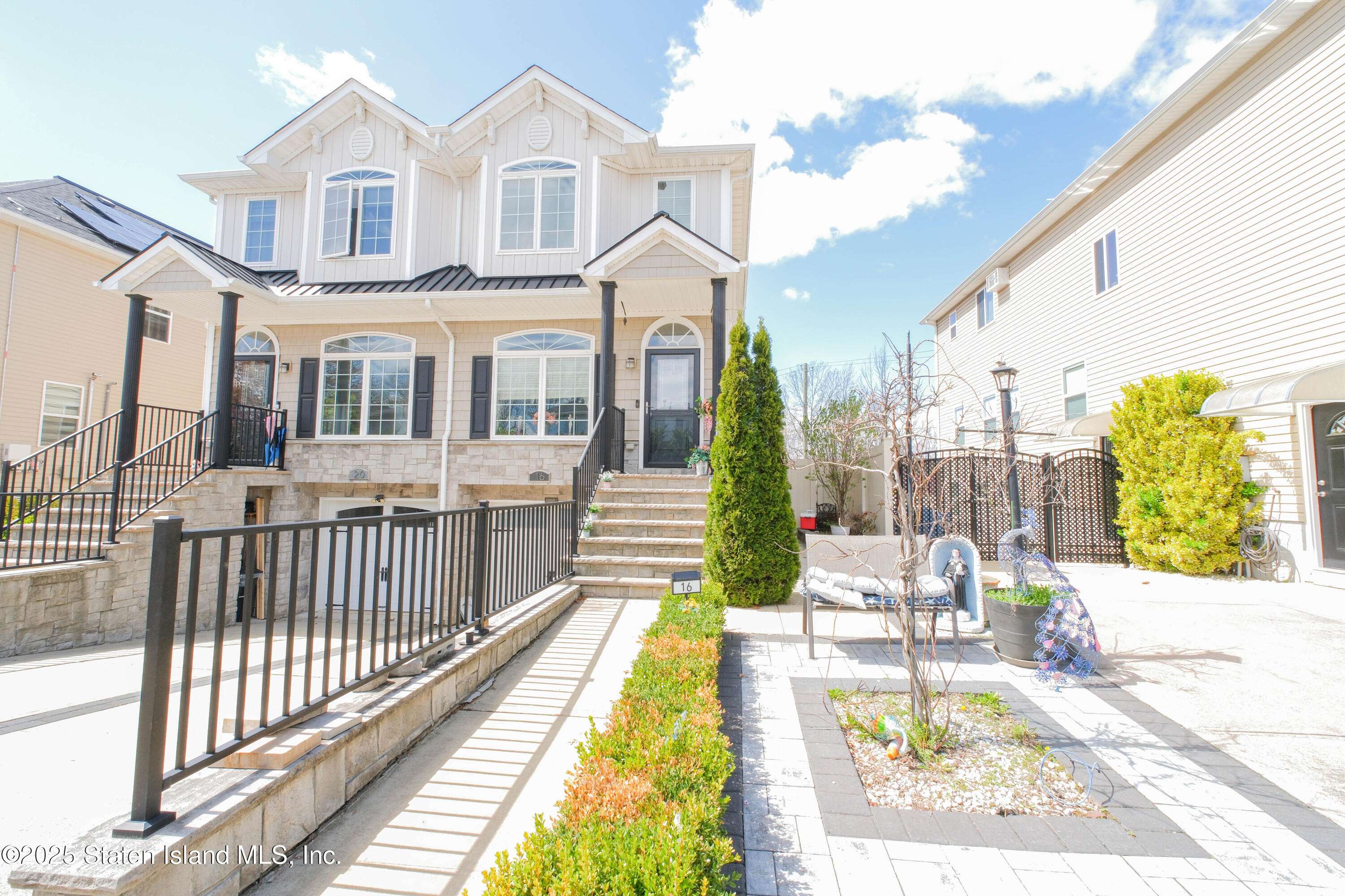 Staten Island, NY 10309,16 Berkshire LN