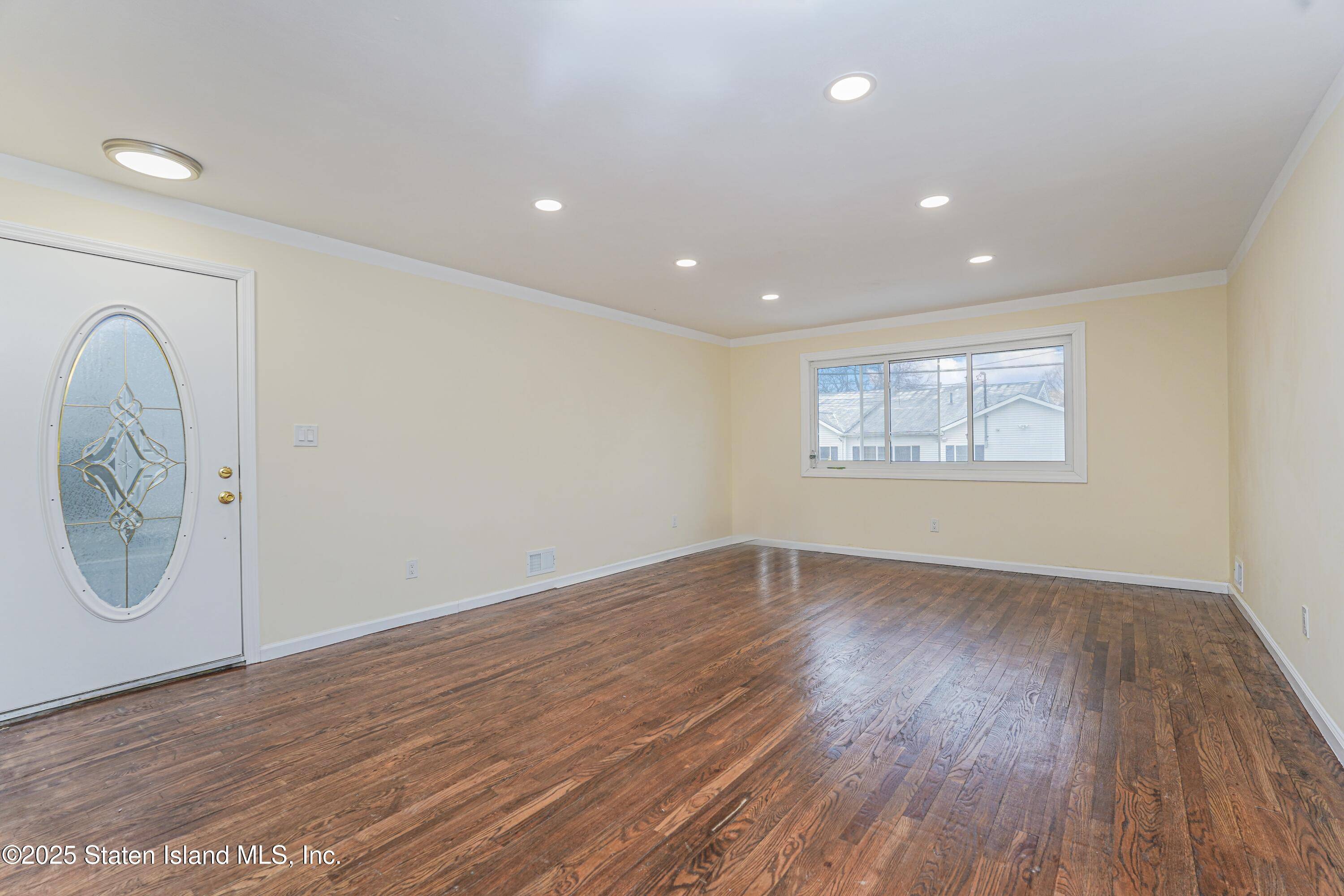 Staten Island, NY 10305,24 Scarboro AVE