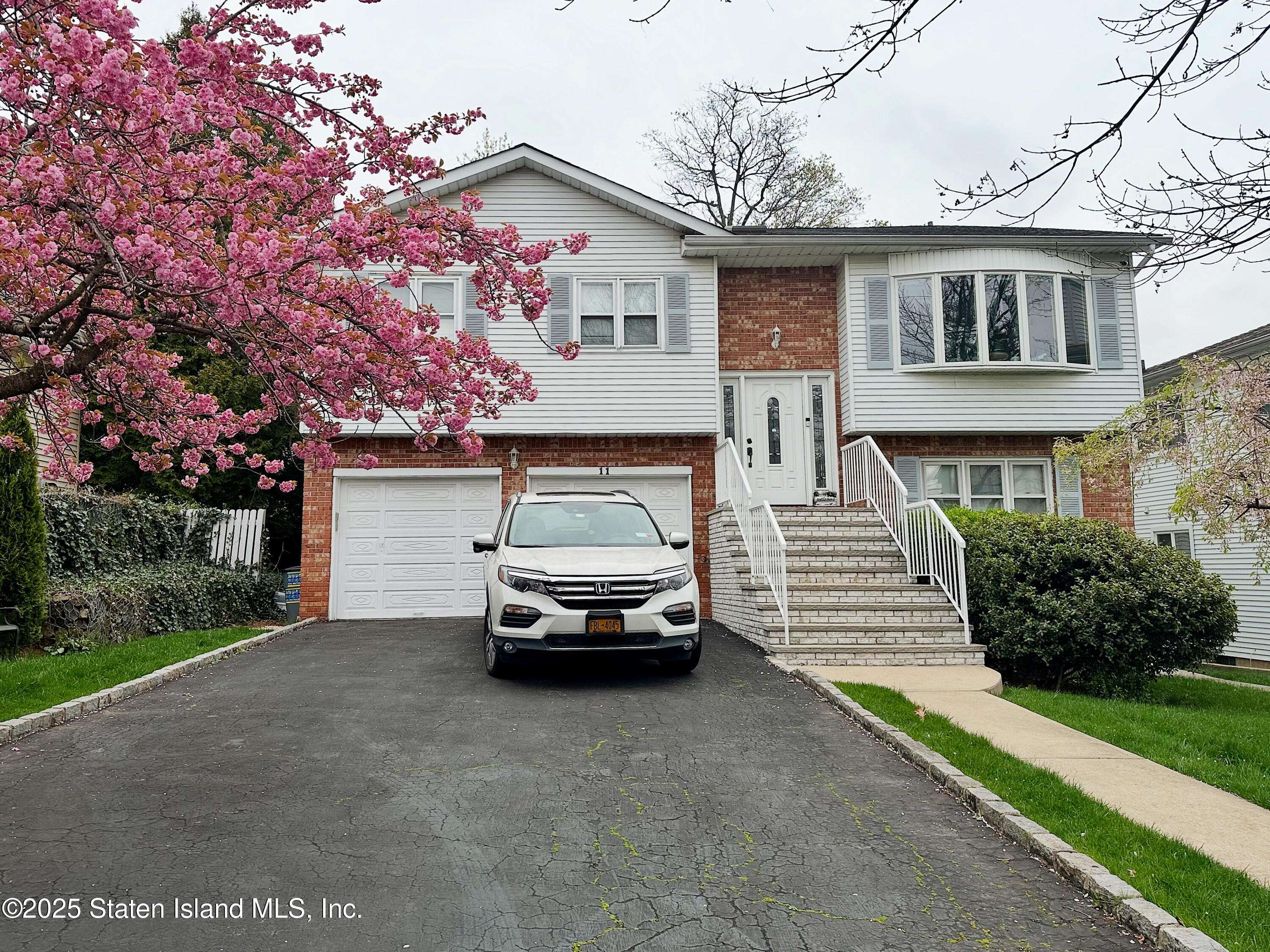 Staten Island, NY 10309,11 Hallister ST