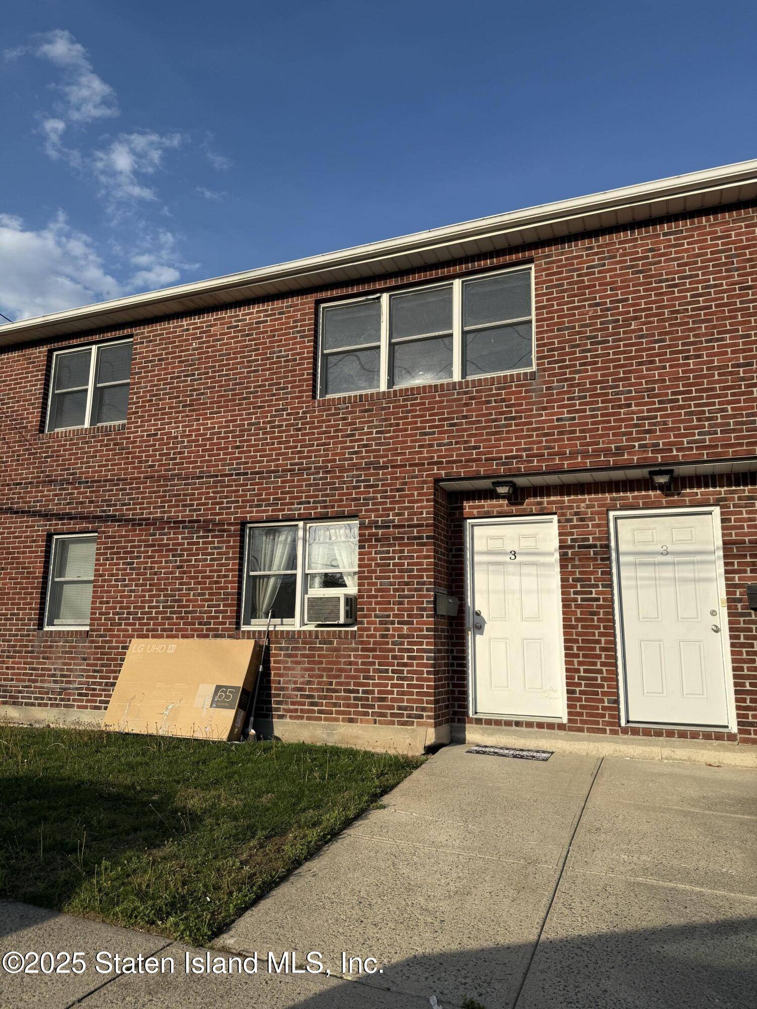 Staten Island, NY 10306,3 Dalton AVE #2nd Fl