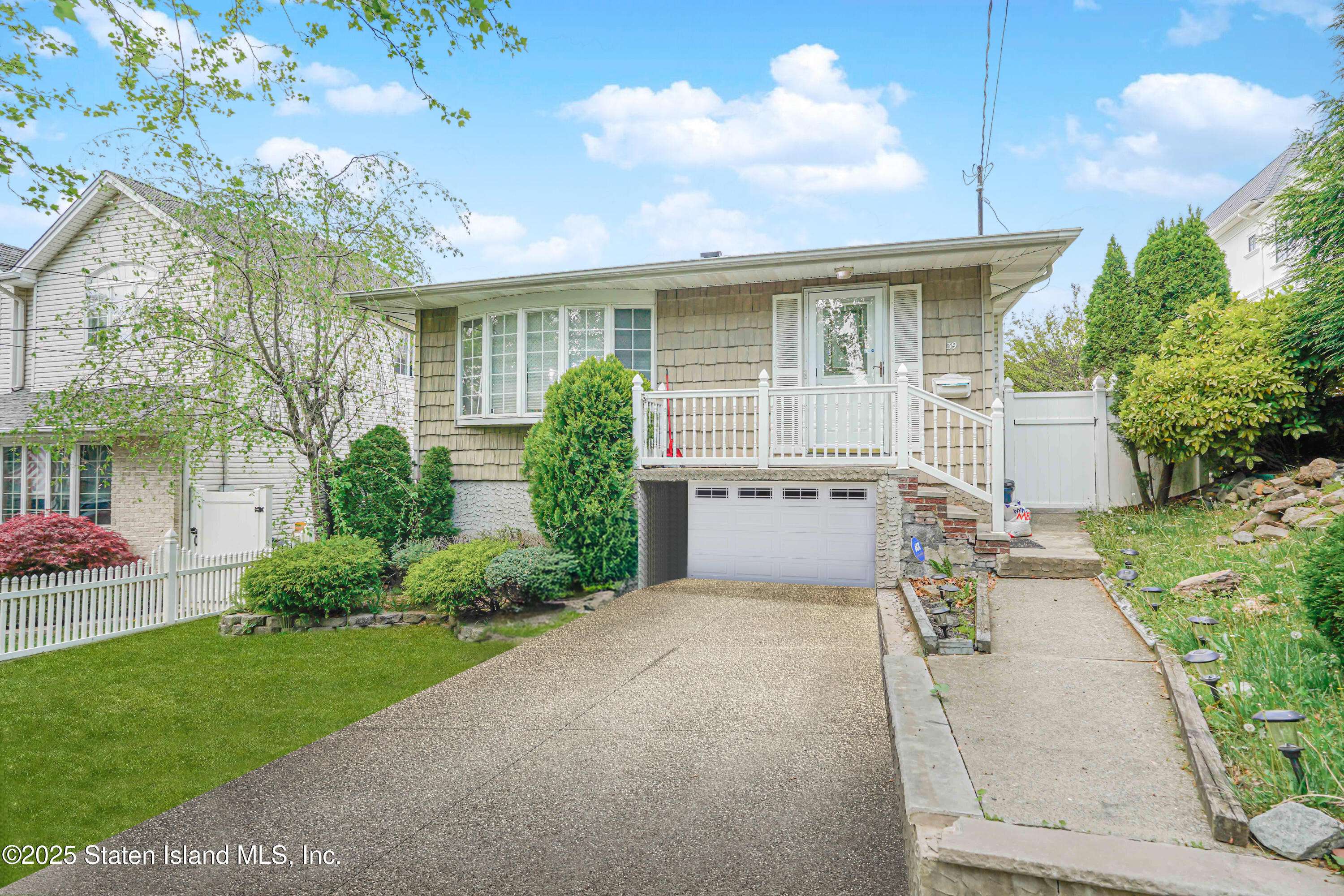 Staten Island, NY 10306,39 Morton ST