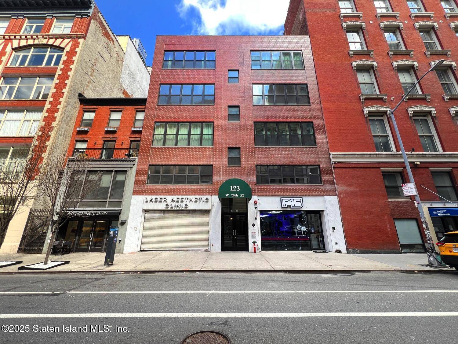 New York, NY 10011,123-125 W 20 ST