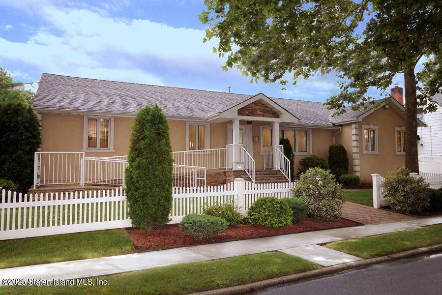 Staten Island, NY 10314,201 Bryson AVE #2