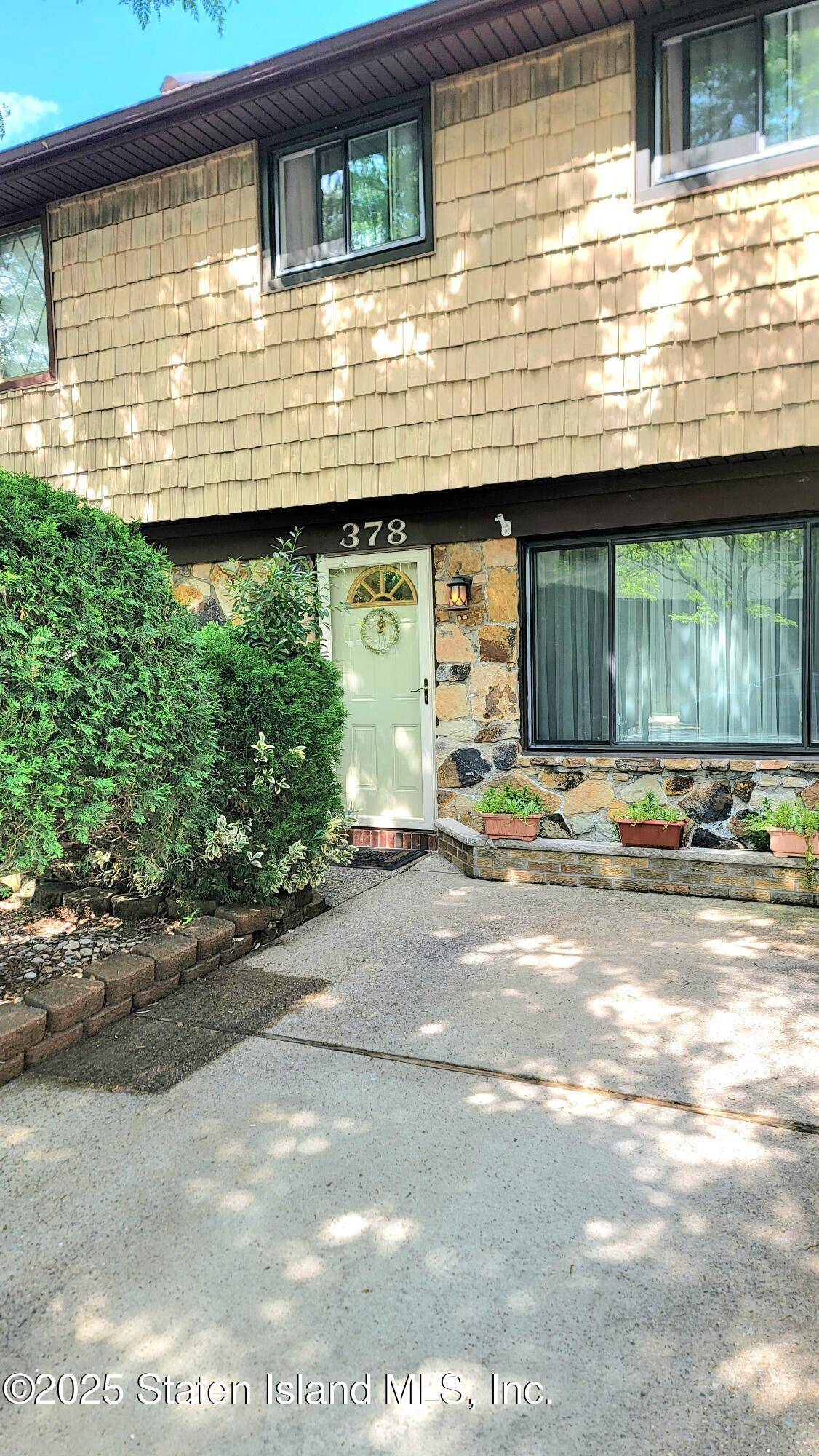 Staten Island, NY 10312,378 Rolling Hills GN