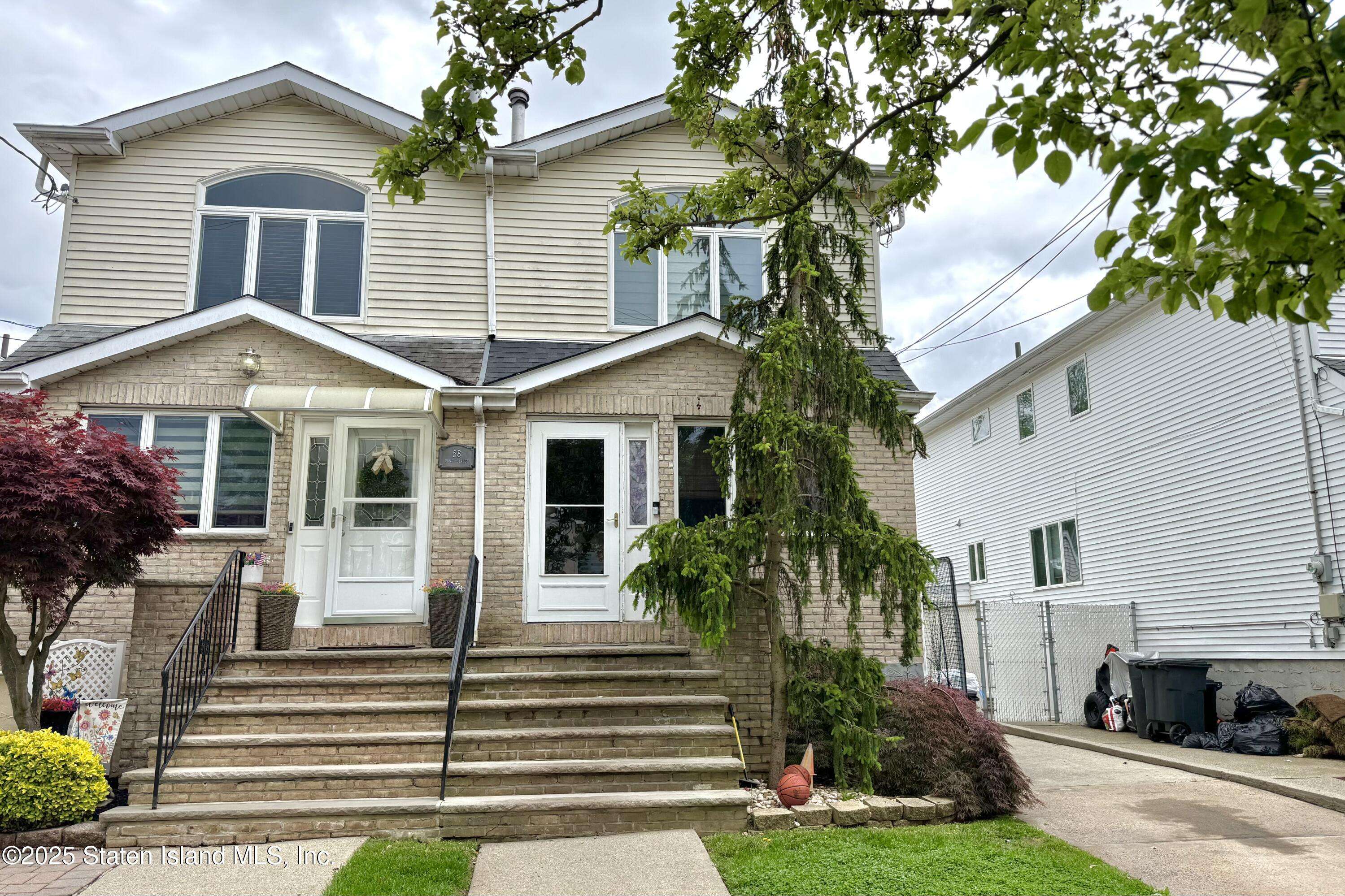 Staten Island, NY 10309,60 Pond ST