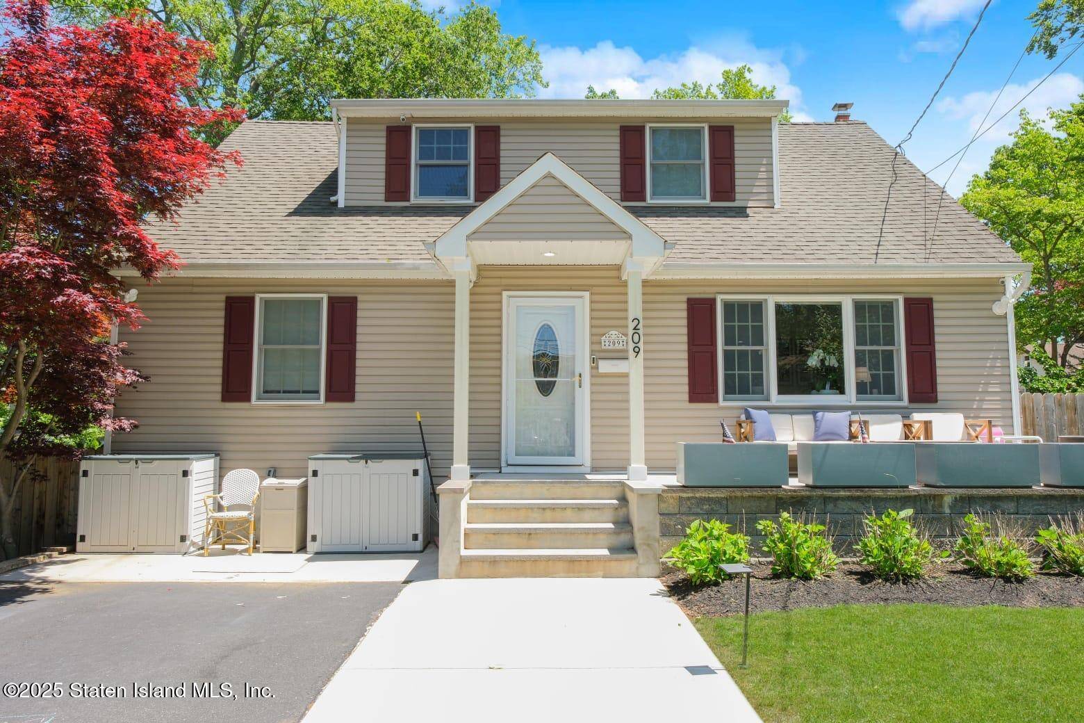Oakhurst, NJ 07755,209 Woodcrest RD