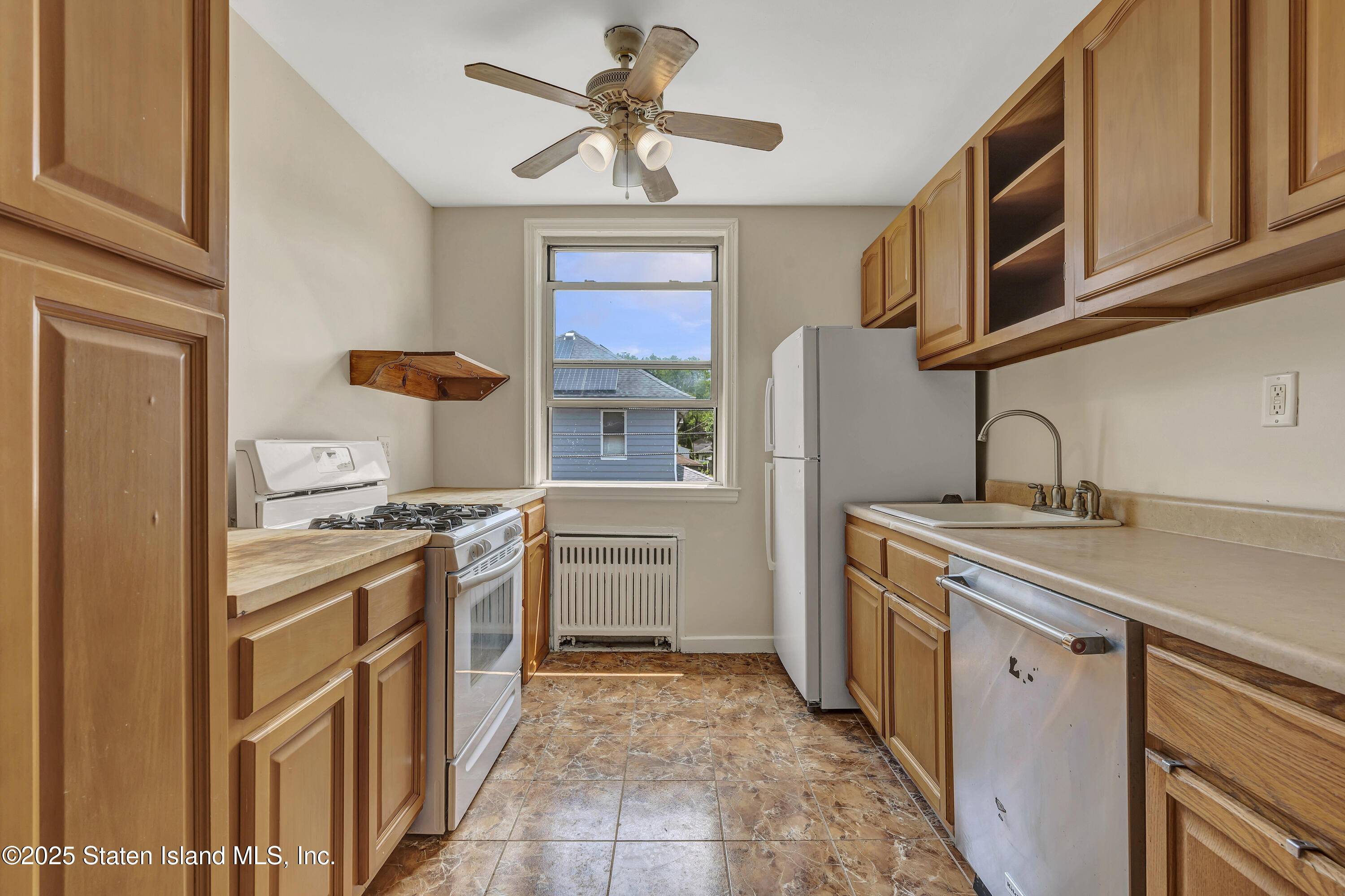 Staten Island, NY 10310,162 Bard AVE #2b