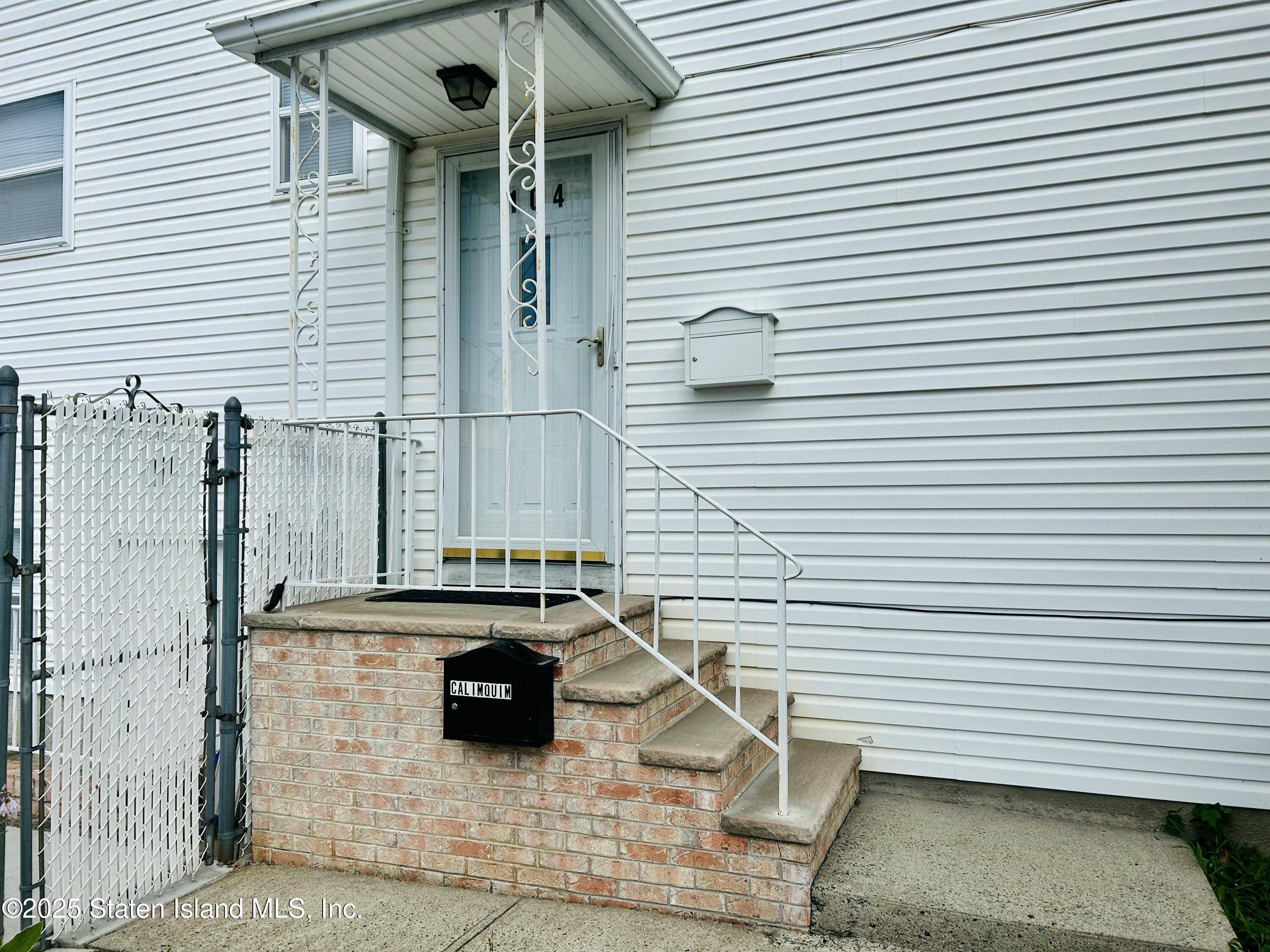 Staten Island, NY 10305,104 Oberlin ST