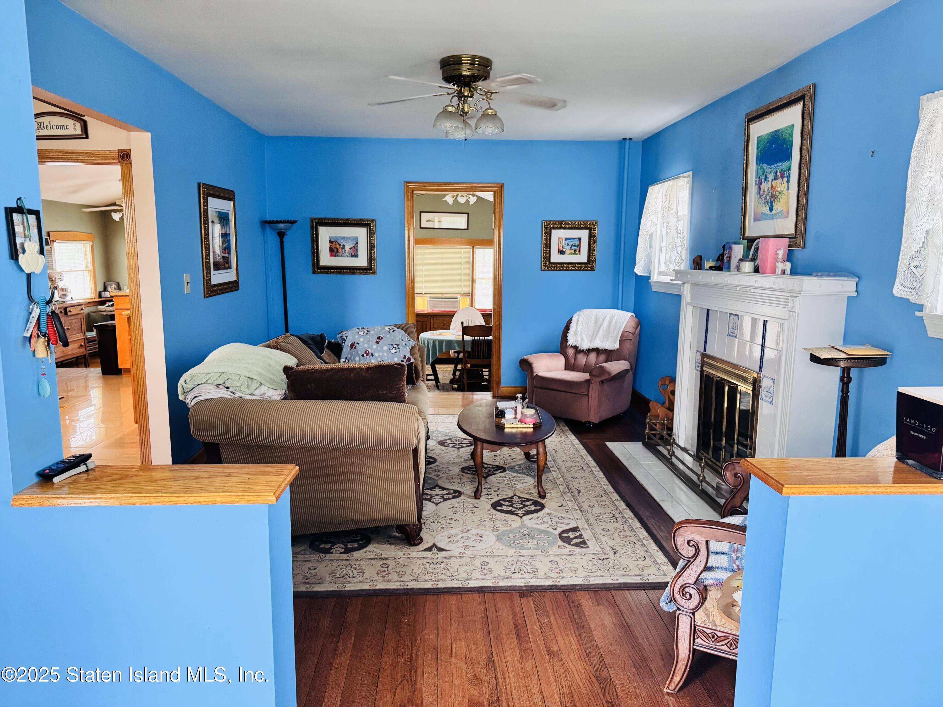 Staten Island, NY 10306,25 Grace RD