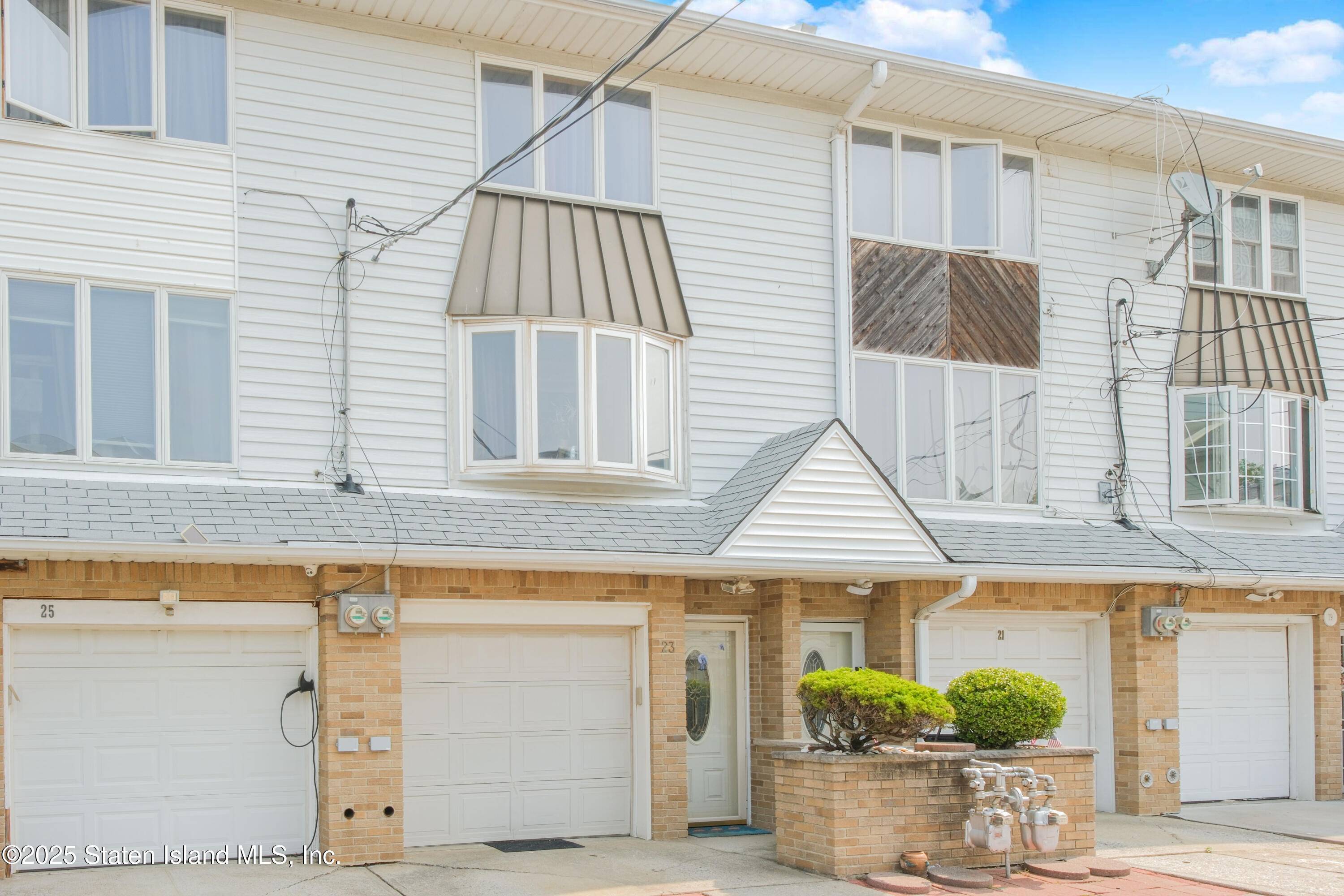 Staten Island, NY 10306,23 Peggy LN
