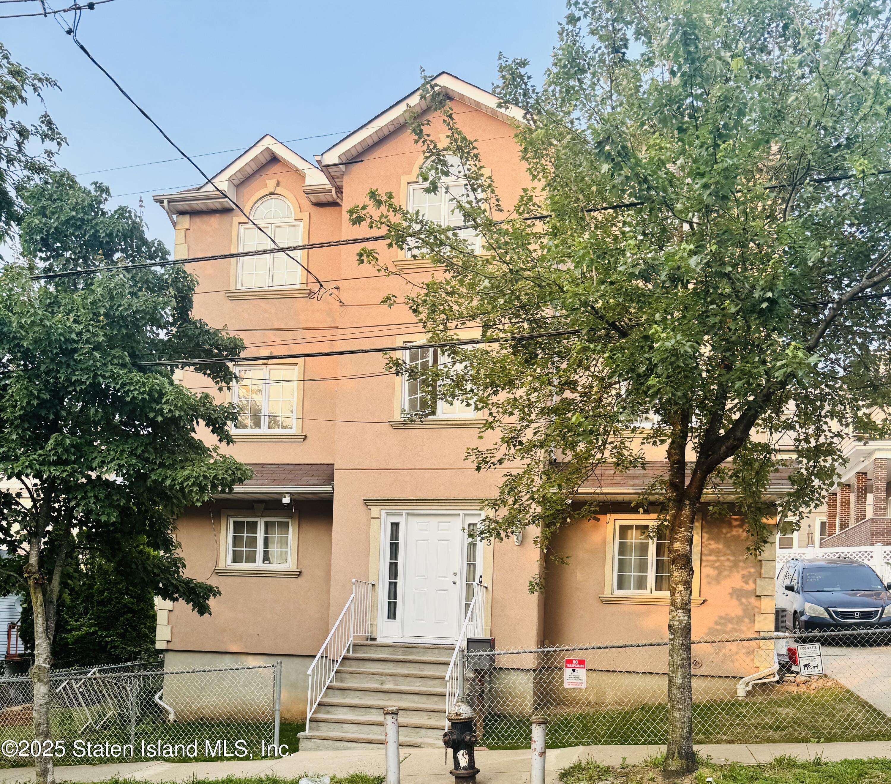Staten Island, NY 10301,133 Bismark AVE