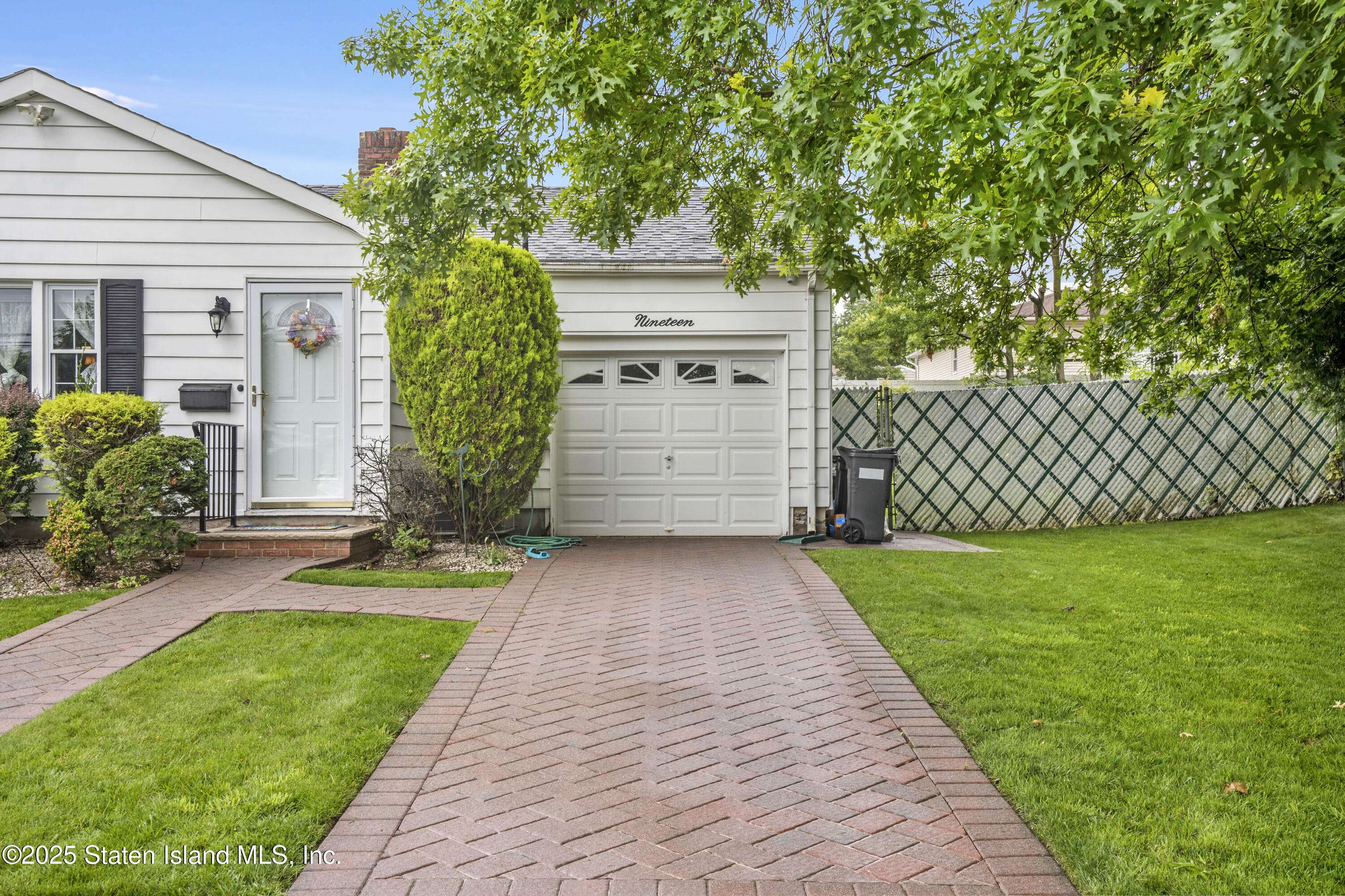 Staten Island, NY 10312,19 Albourne AVE E