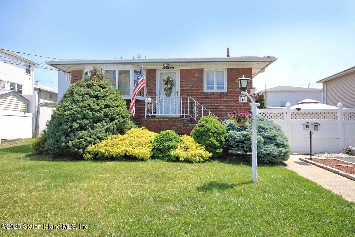 Staten Island, NY 10305,11 Piave AVE